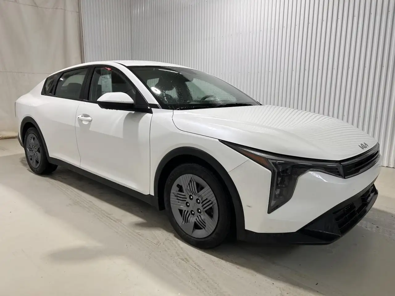 Kia K4 снимка Kia K4