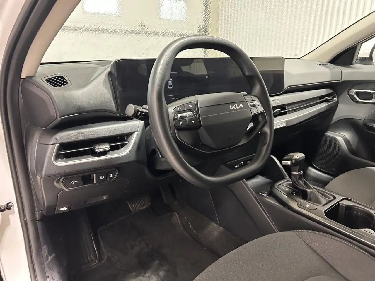 Kia K4 снимка Kia K4