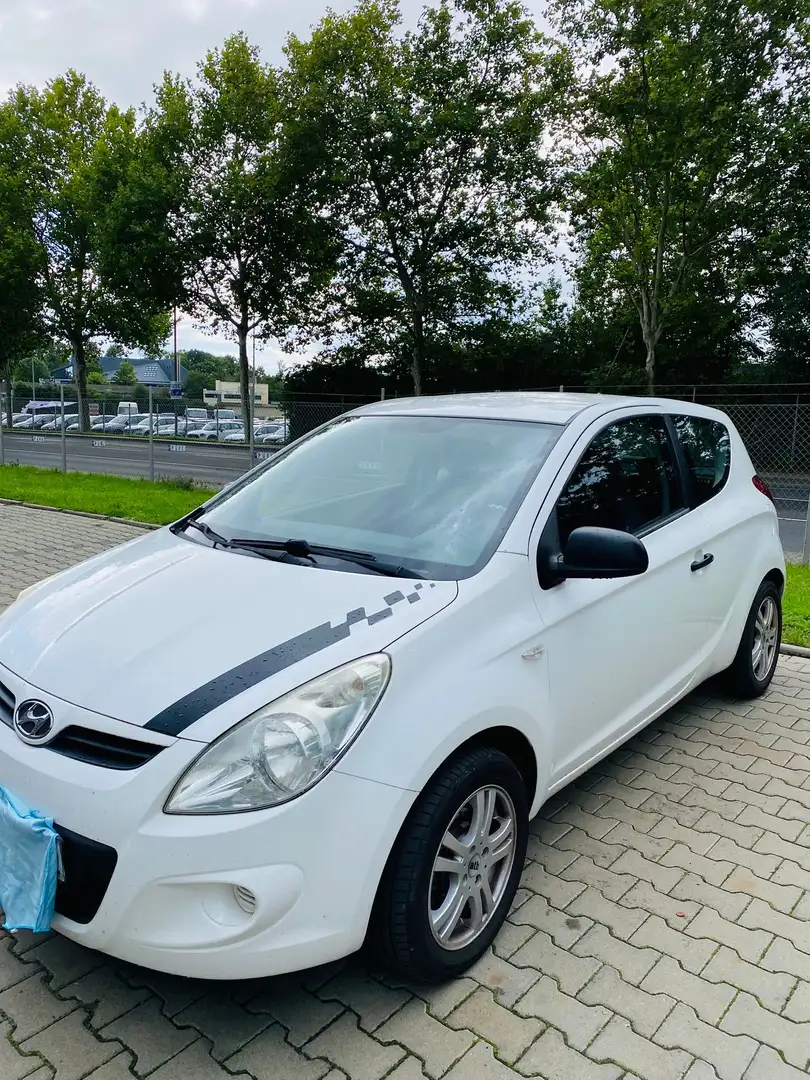 Hyundai i20 Classic Weiß - 1