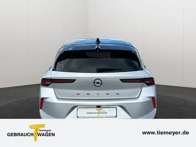 Opel Astra view 6