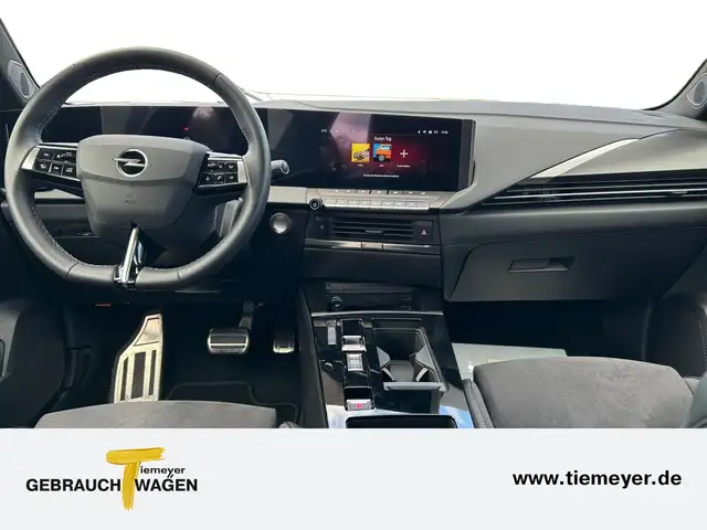 Opel Astra view 12