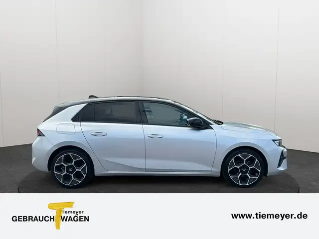 Opel Astra view 4