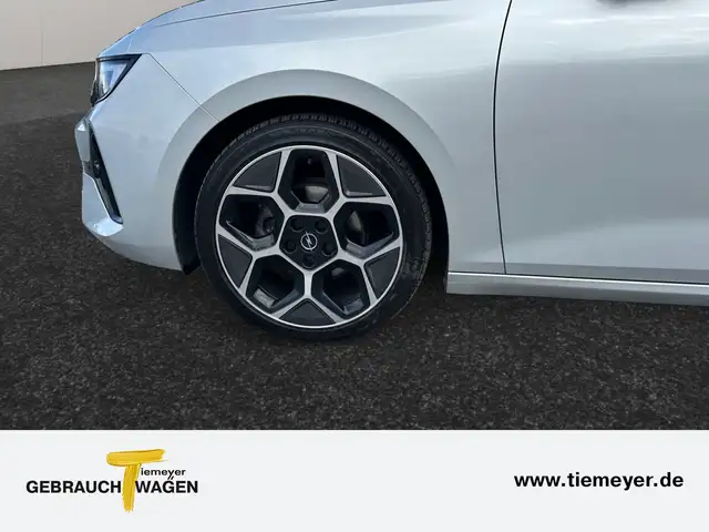 Opel Astra view 9