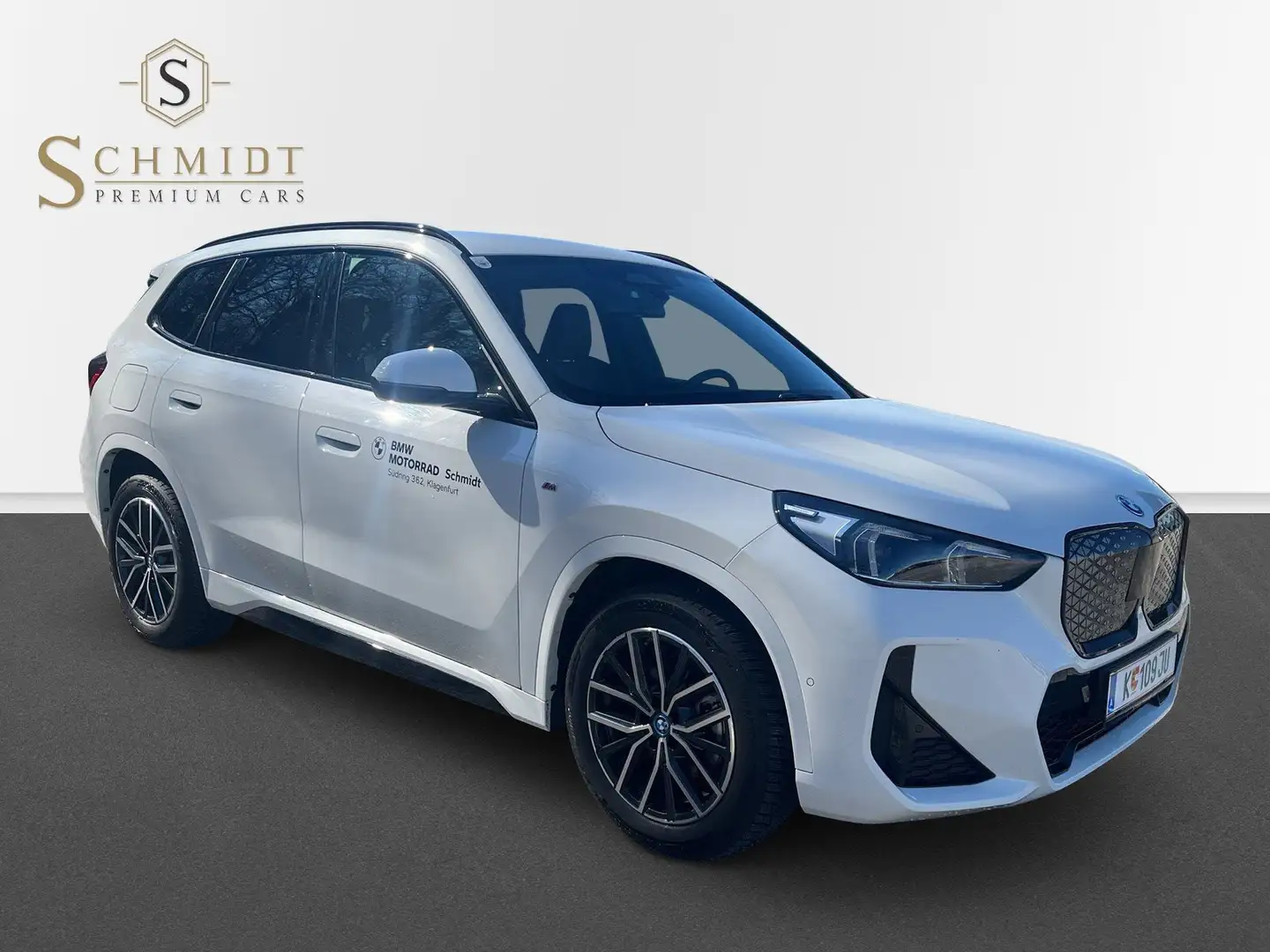 BMW iX1 eDrive20 M Sport Weiß - 2