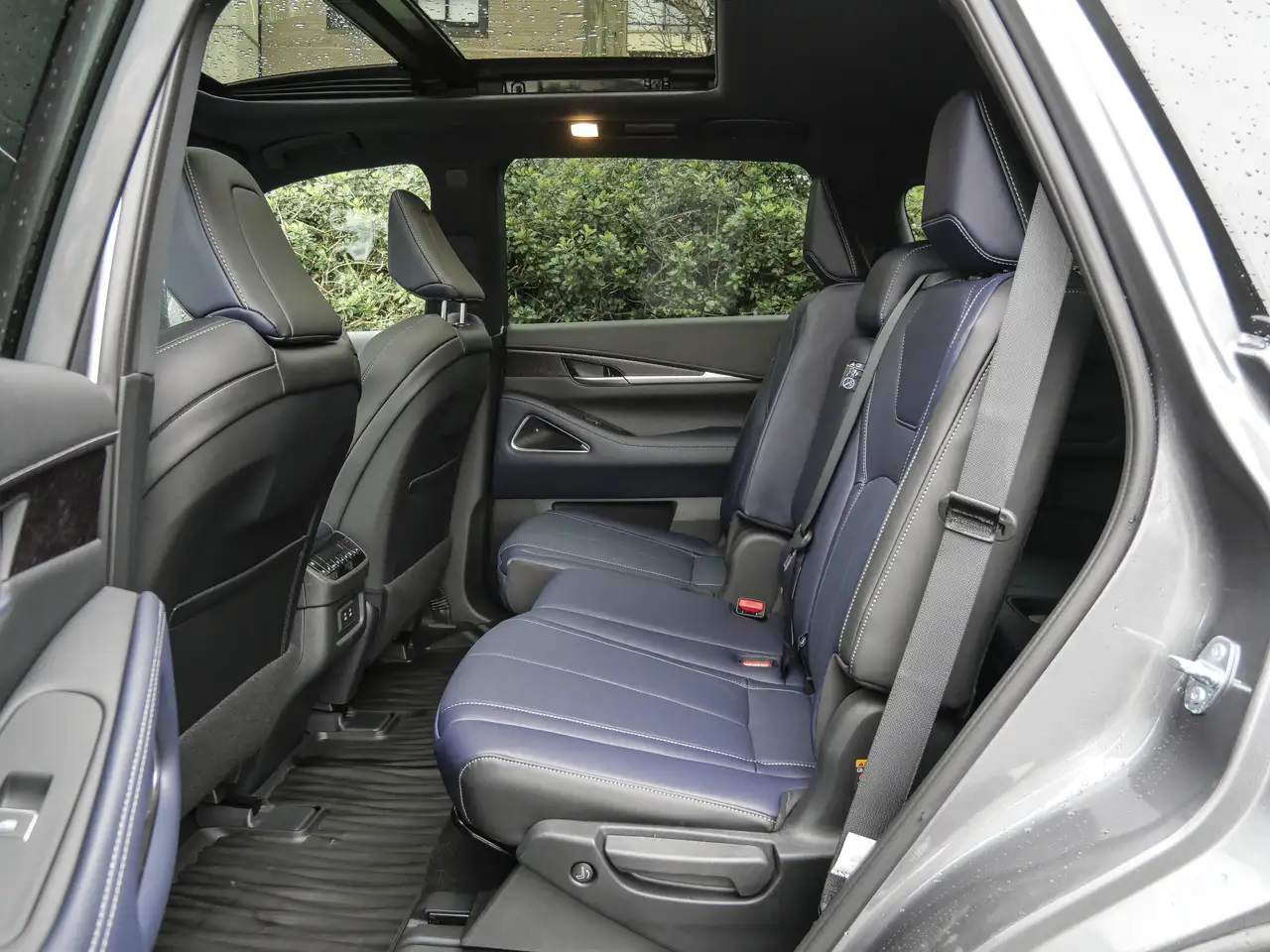 Infiniti QX60 снимка Infiniti QX60