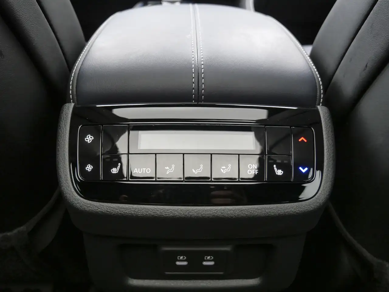 Infiniti QX60 снимка Infiniti QX60