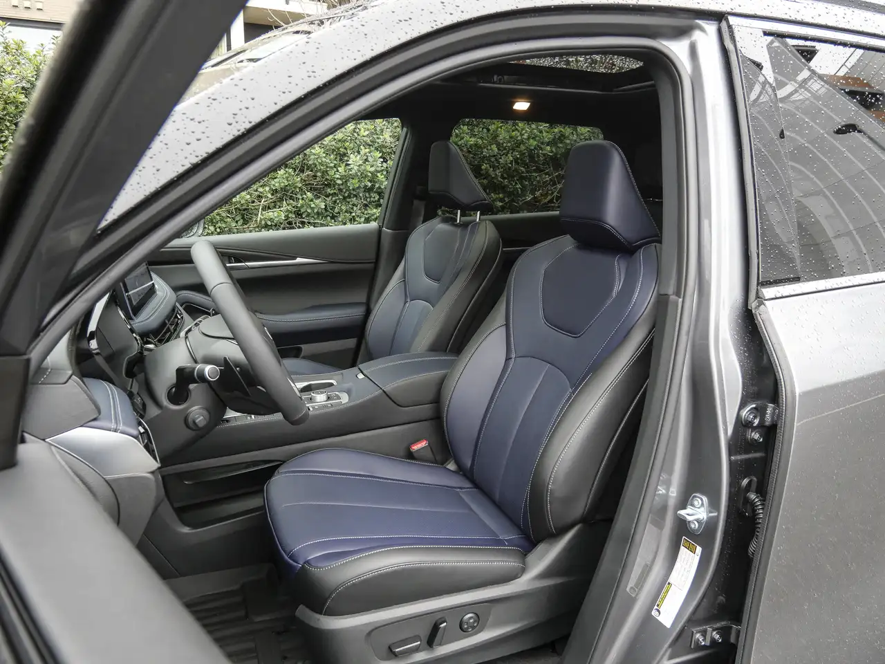 Infiniti QX60 снимка Infiniti QX60