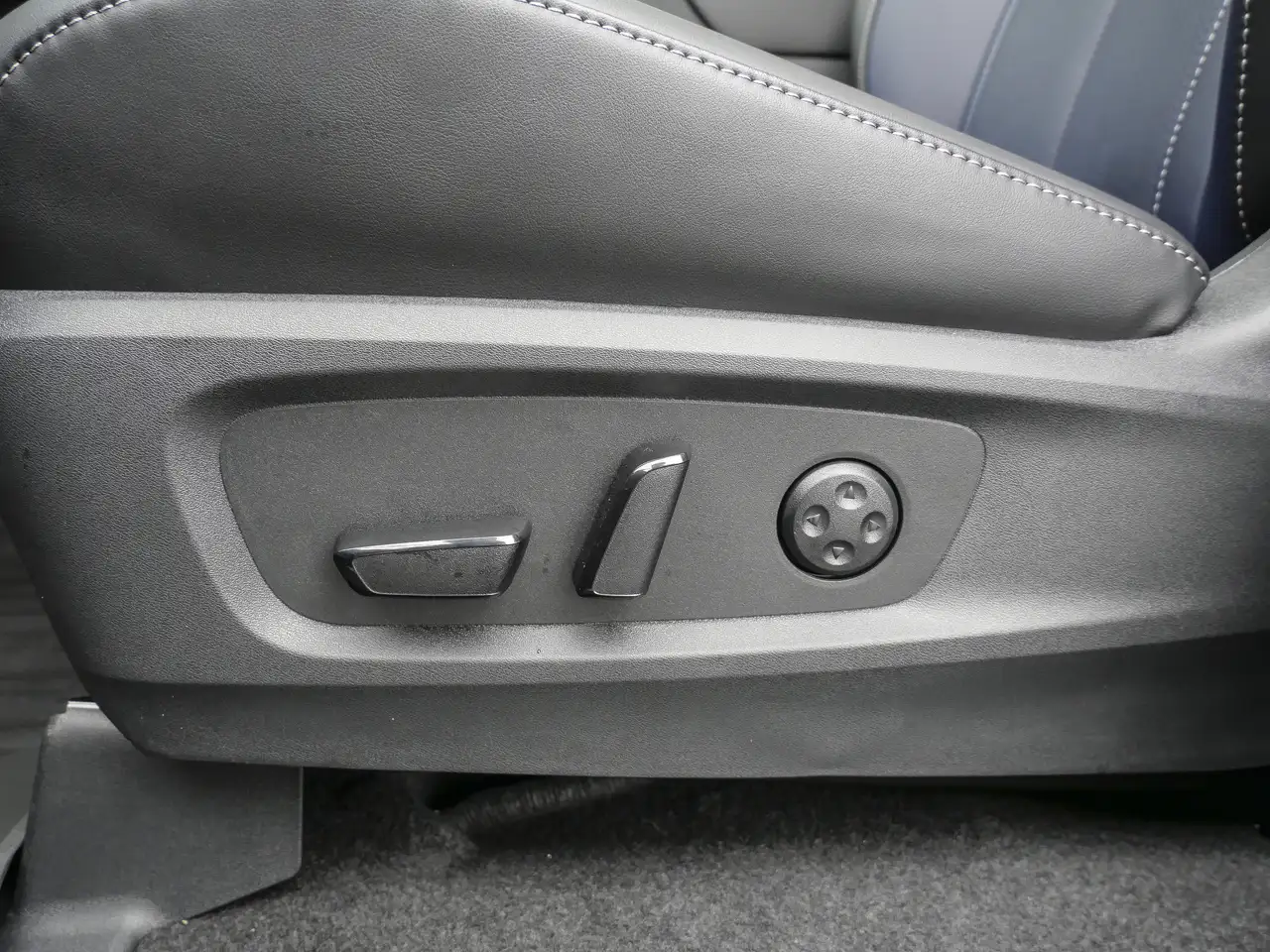 Infiniti QX60 снимка Infiniti QX60