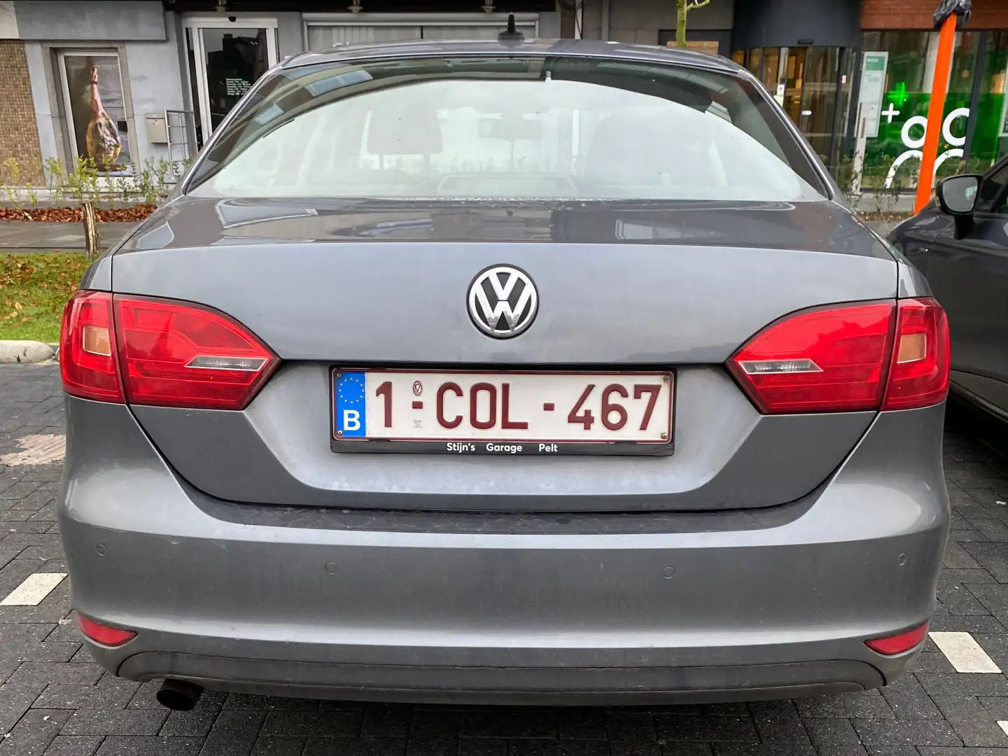 Volkswagen Jetta 1.6+CR+TDi+Comfortline+BMT Gris - 2
