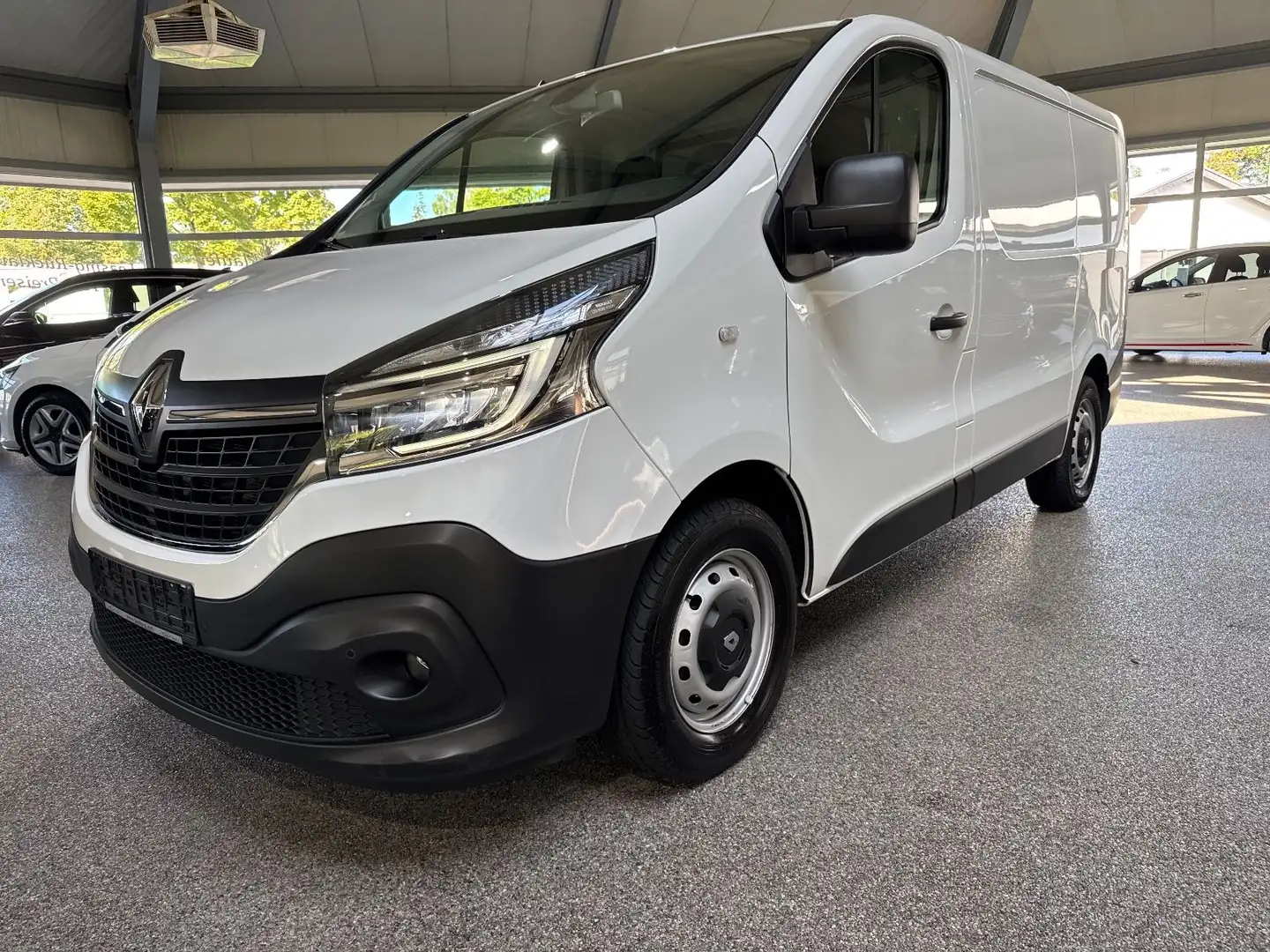 Renault Trafic Kasten L1H1 Komfort AHK Klima RfK LED Weiß - 1