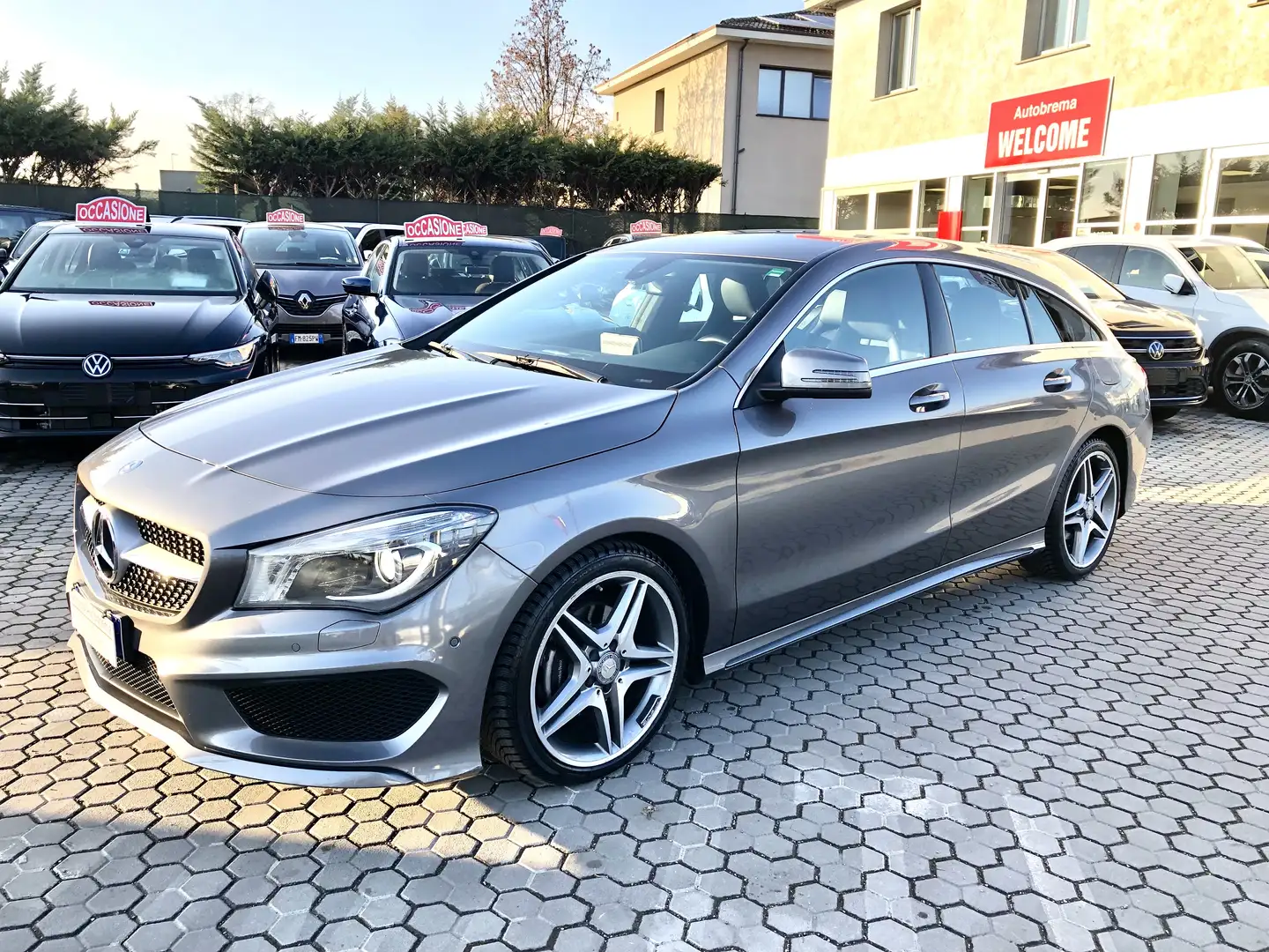 Mercedes-Benz CLA 200 CLA Shooting Brake (cdi) Premium auto Grau - 2