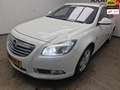 Opel Insignia SPORTS TOURER 2.0 T Edition 4x4 BOVAG GARANTIE ! A Blanc - thumbnail 1