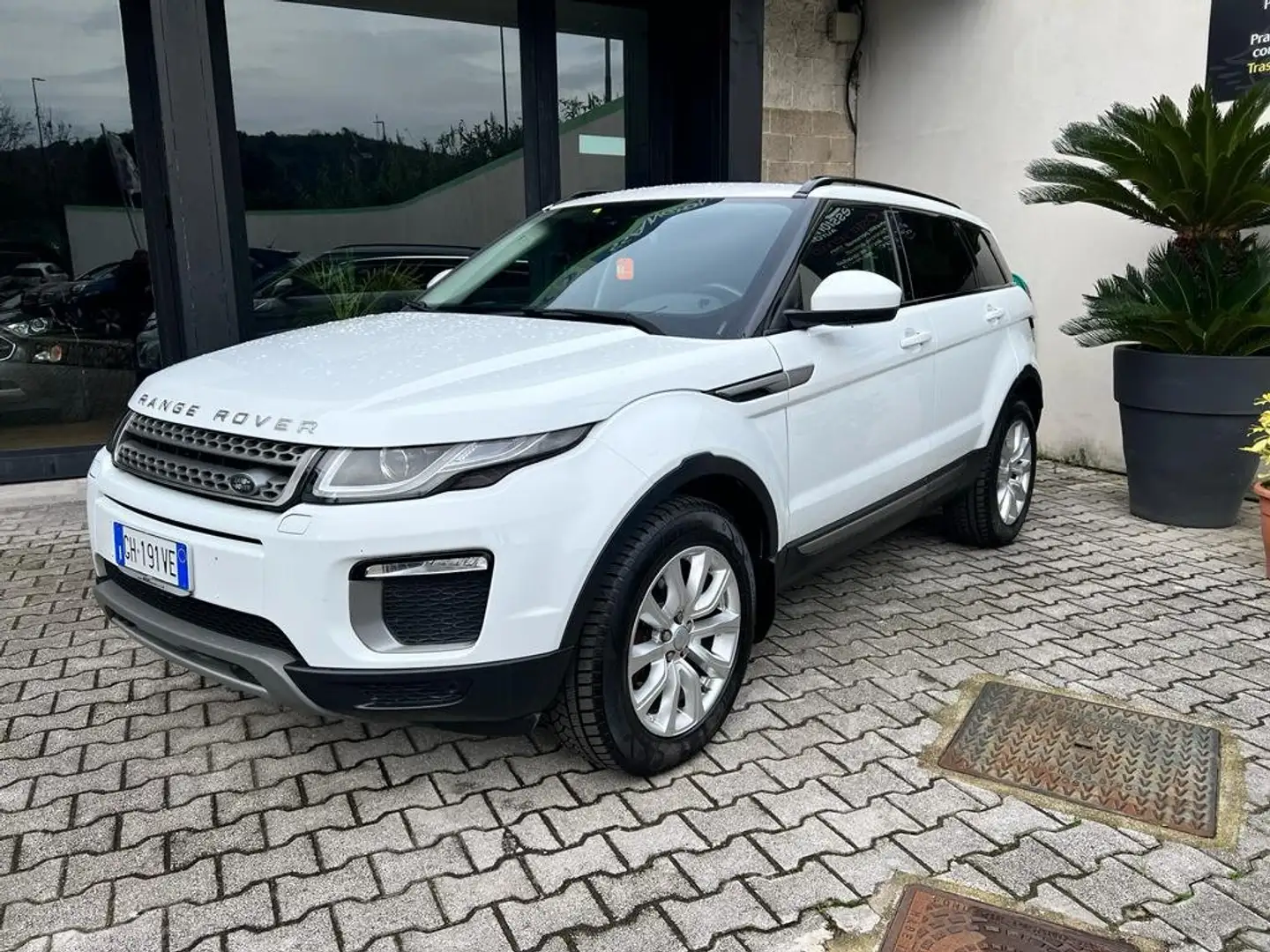 Land Rover Range Rover Evoque cc 2.0 diesel 150cv Interni in Pelle, Tetto, Navi Blanc - 2