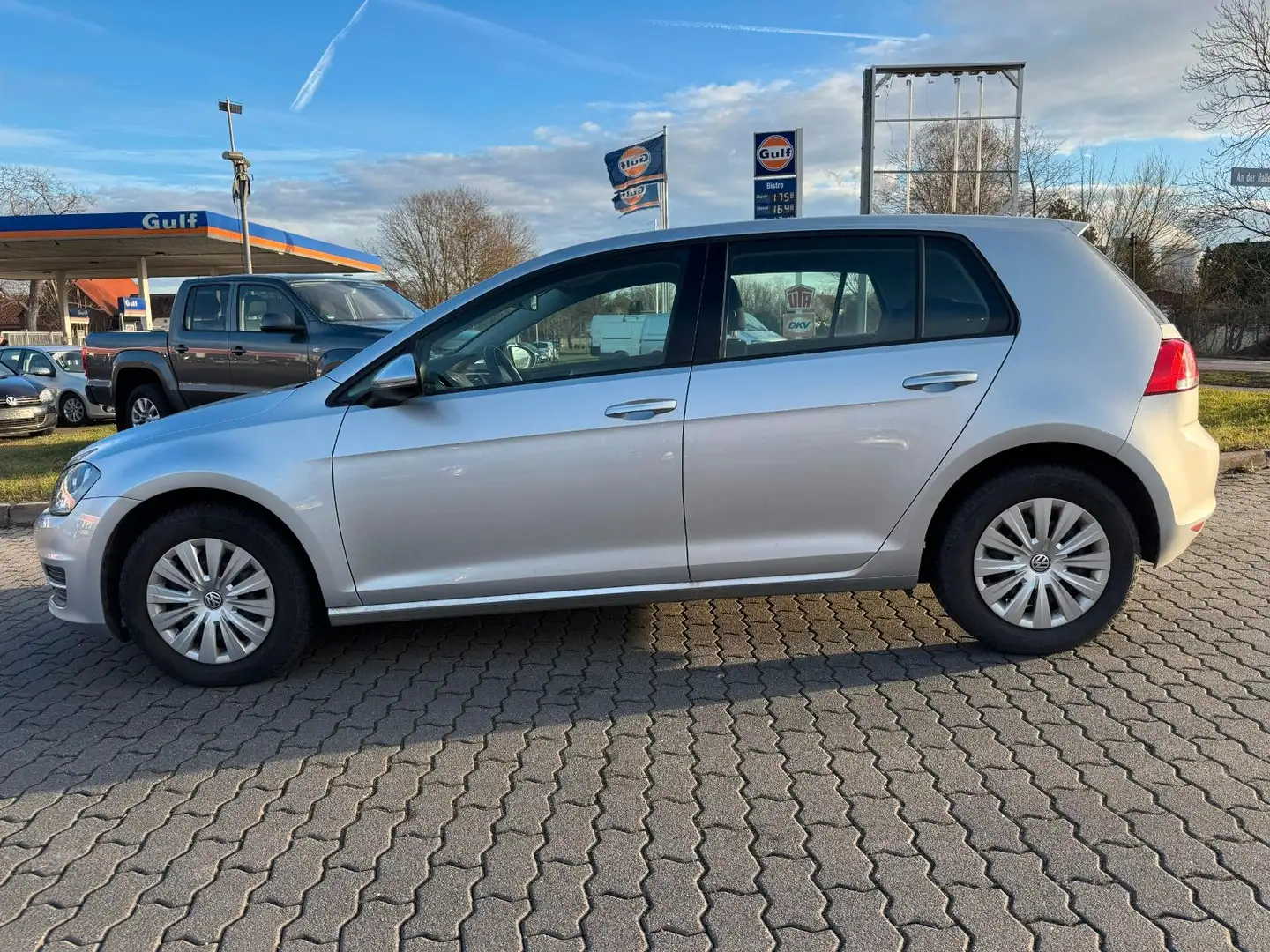 Volkswagen Golf VII Lim. Trendline BMT Argent - 2