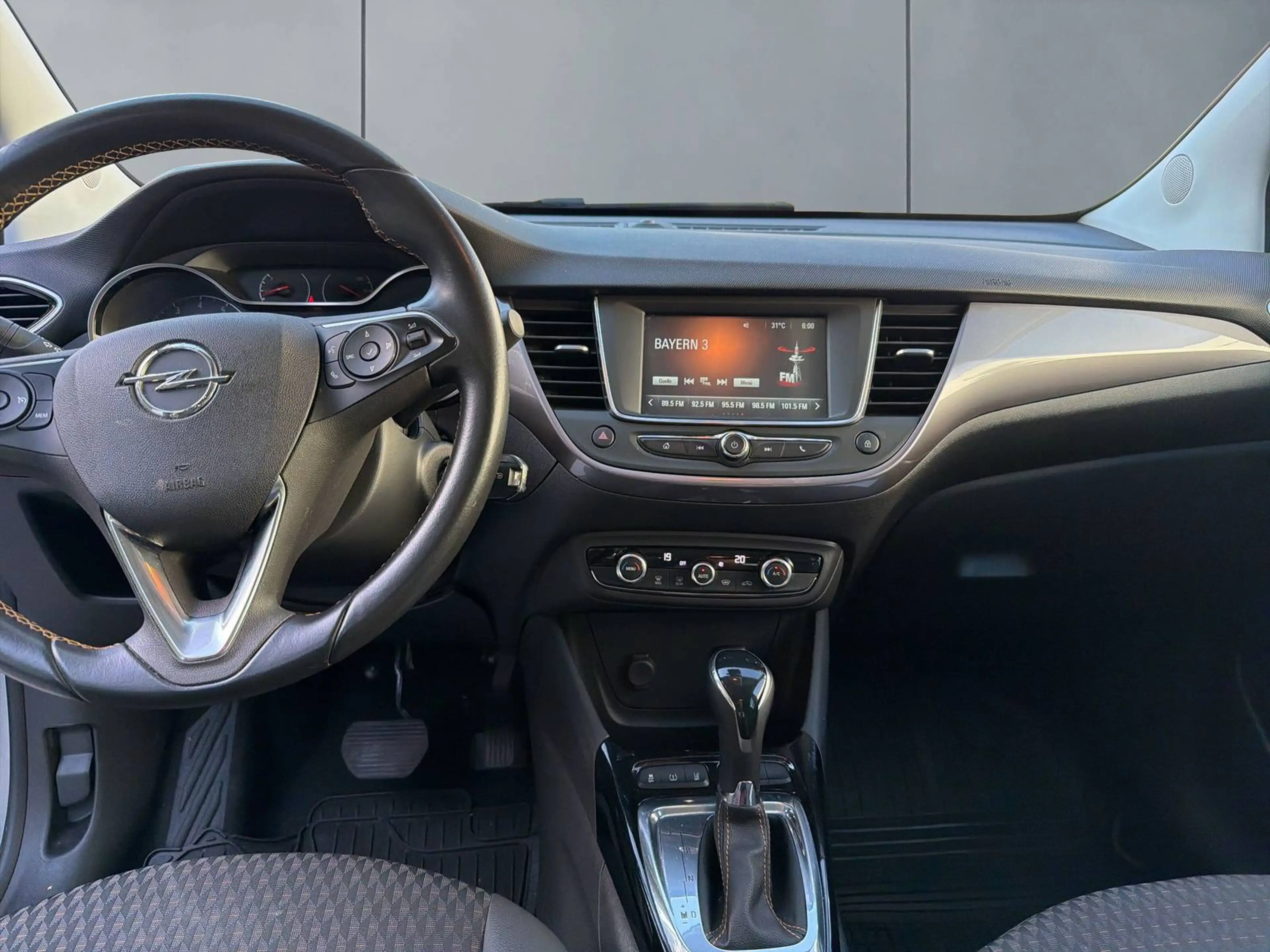 Opel Crossland X Innovation — photo 9