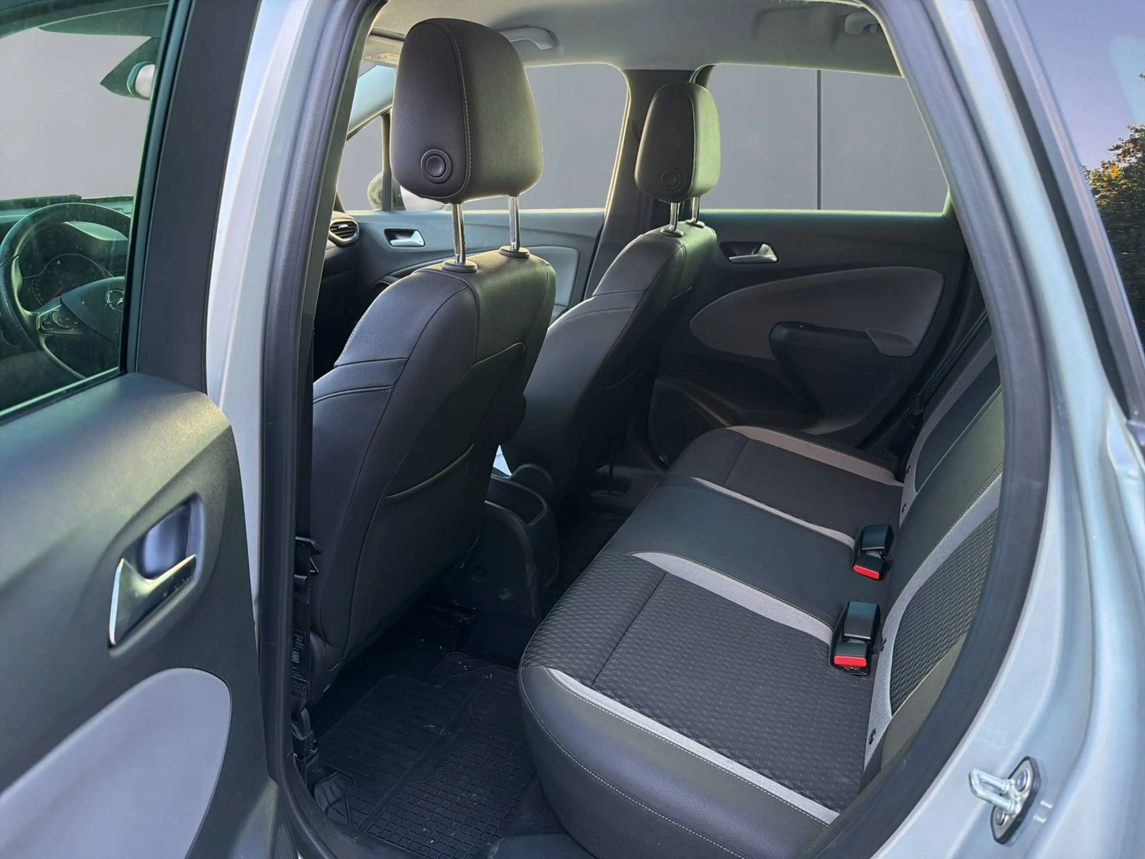 Opel Crossland X Innovation — photo 10