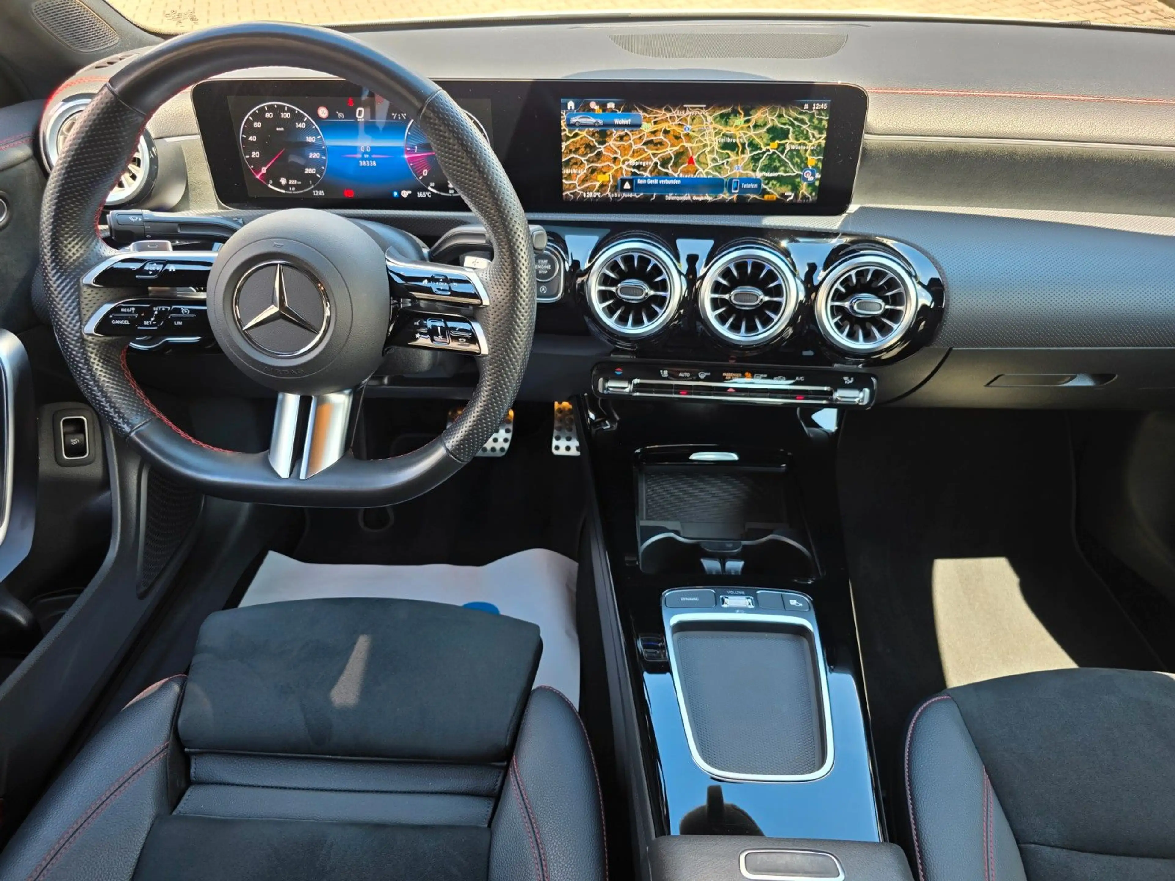 Mercedes-Benz CLA 200 d Kamera/LED/AMG Line — photo 10