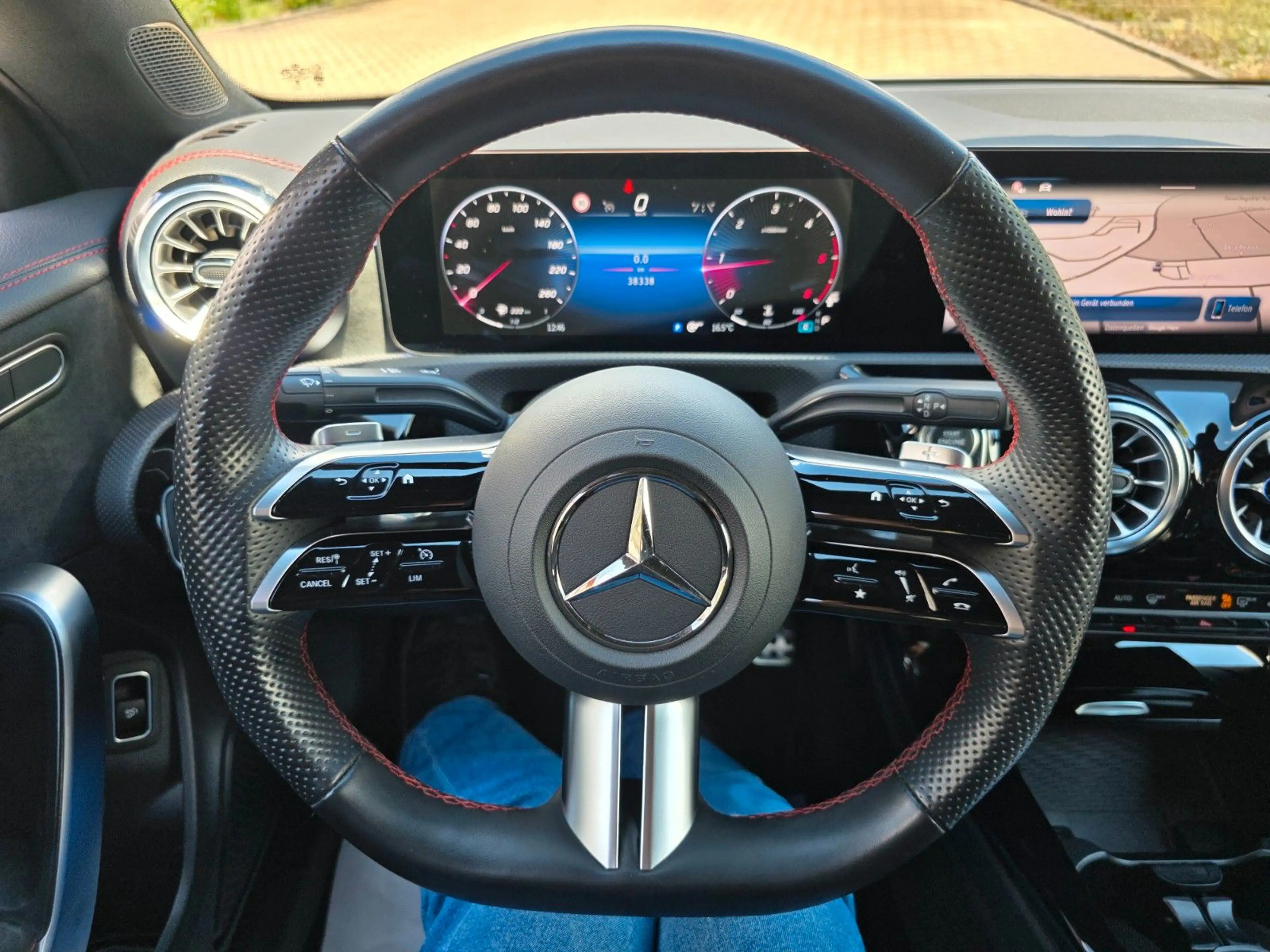 Mercedes-Benz CLA 200 d Kamera/LED/AMG Line — photo 12
