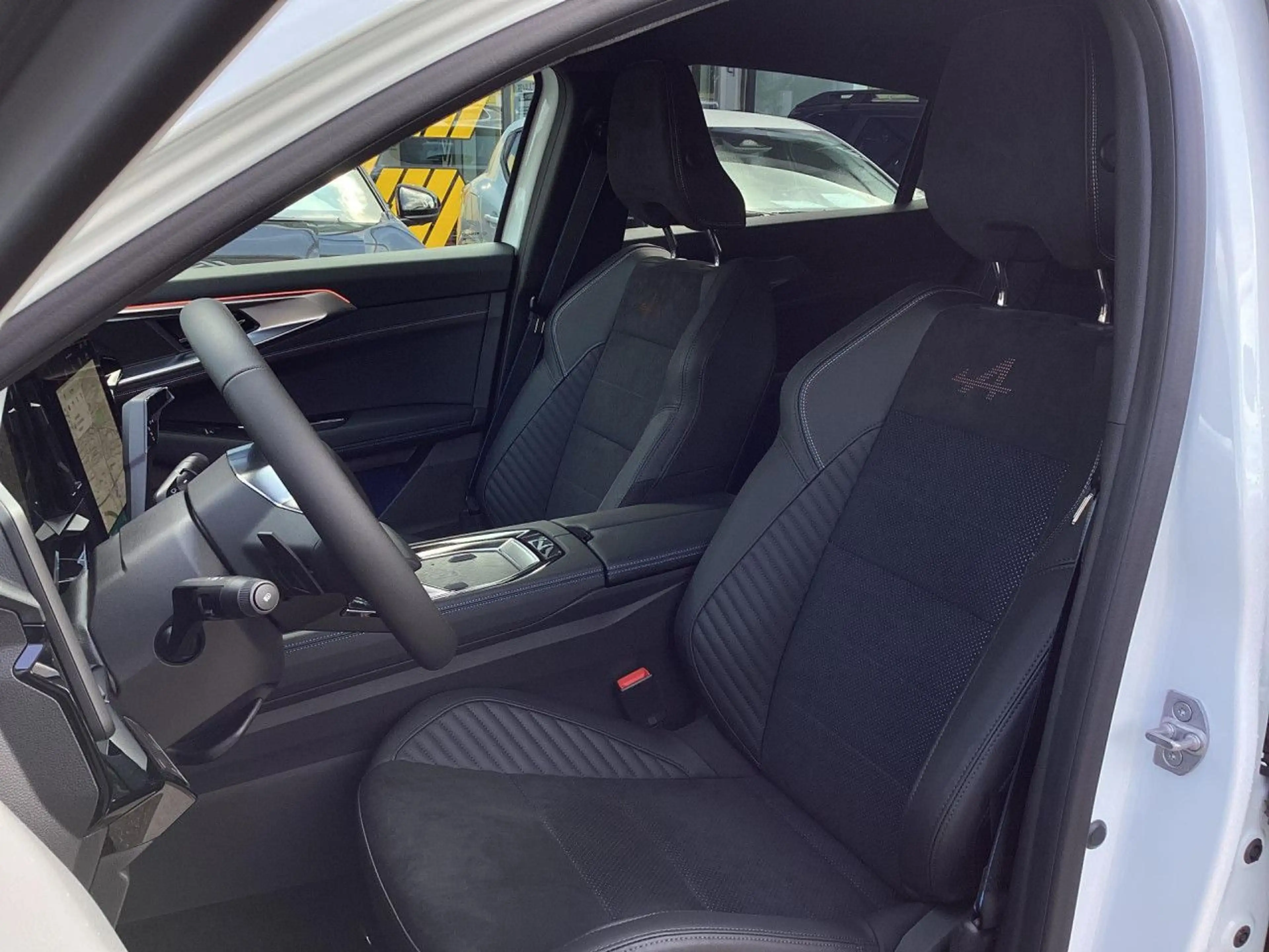 Renault Rafale Esprit Alpine Full Hybrid E-Tech 200 ALLWETTER LED — photo 13