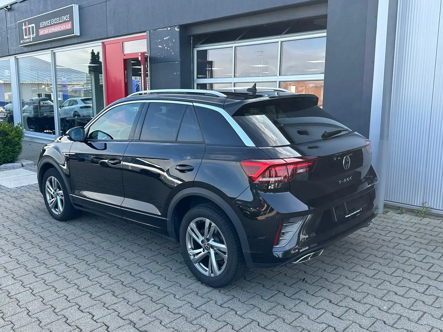 Volkswagen T-Roc 2.0 TDI R-Line MATRIX AHK DigitalTacho ACC Fekete - 2