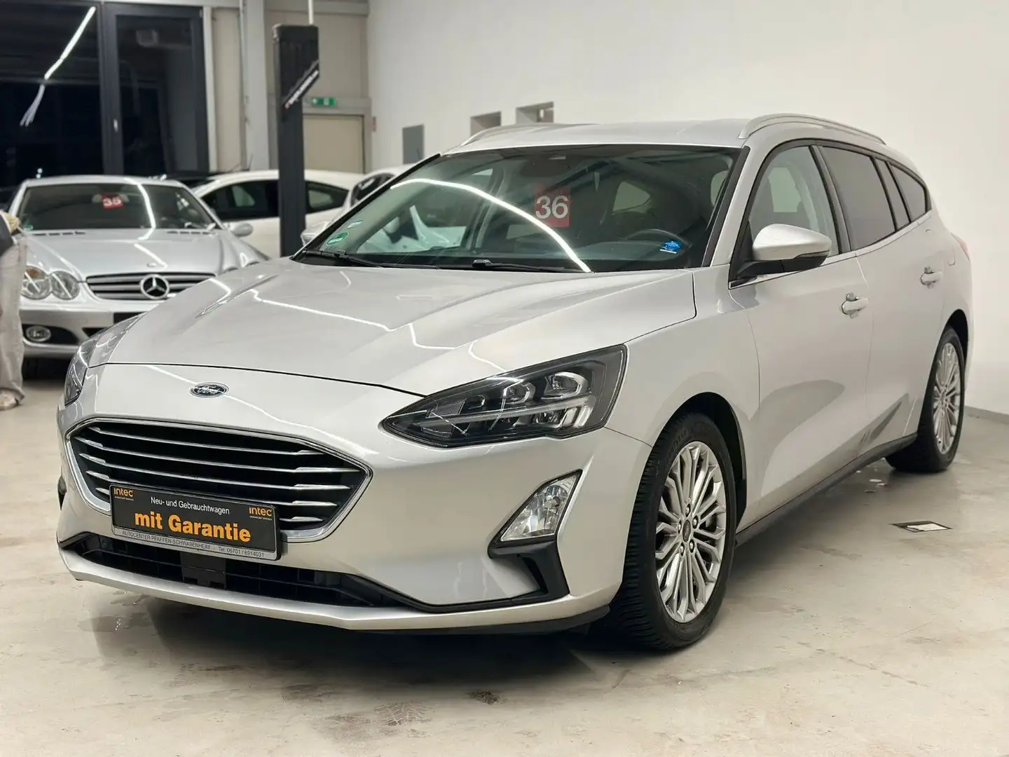 Ford Focus Turnier Titanium*SHZ*PDC*Tempomat*CarPlay Gris - 1