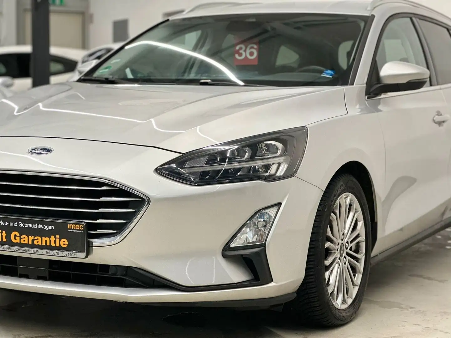 Ford Focus Turnier Titanium*SHZ*PDC*Tempomat*CarPlay Gris - 2