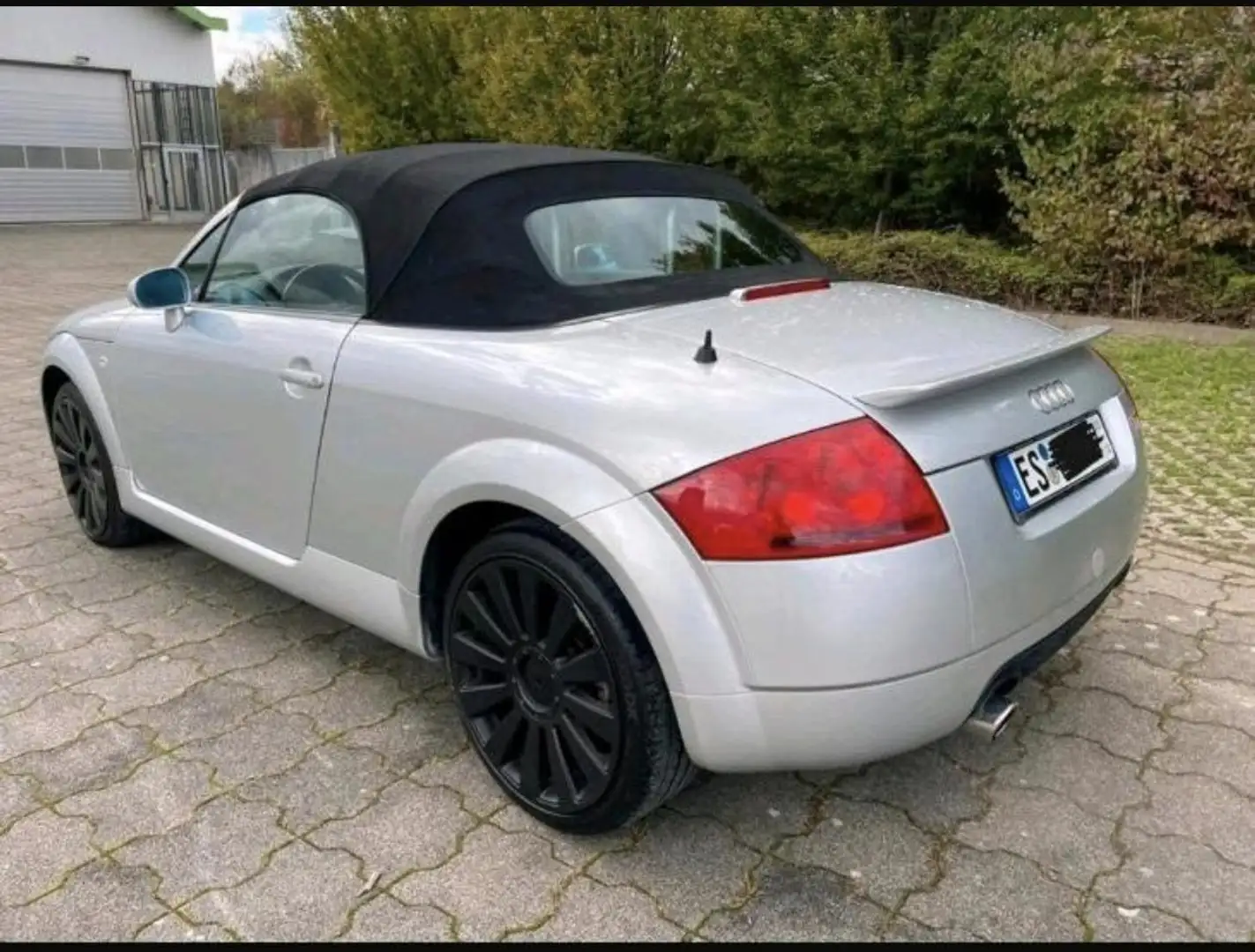 Audi TT Roadster Cabrio 1.8 T Grau - 2