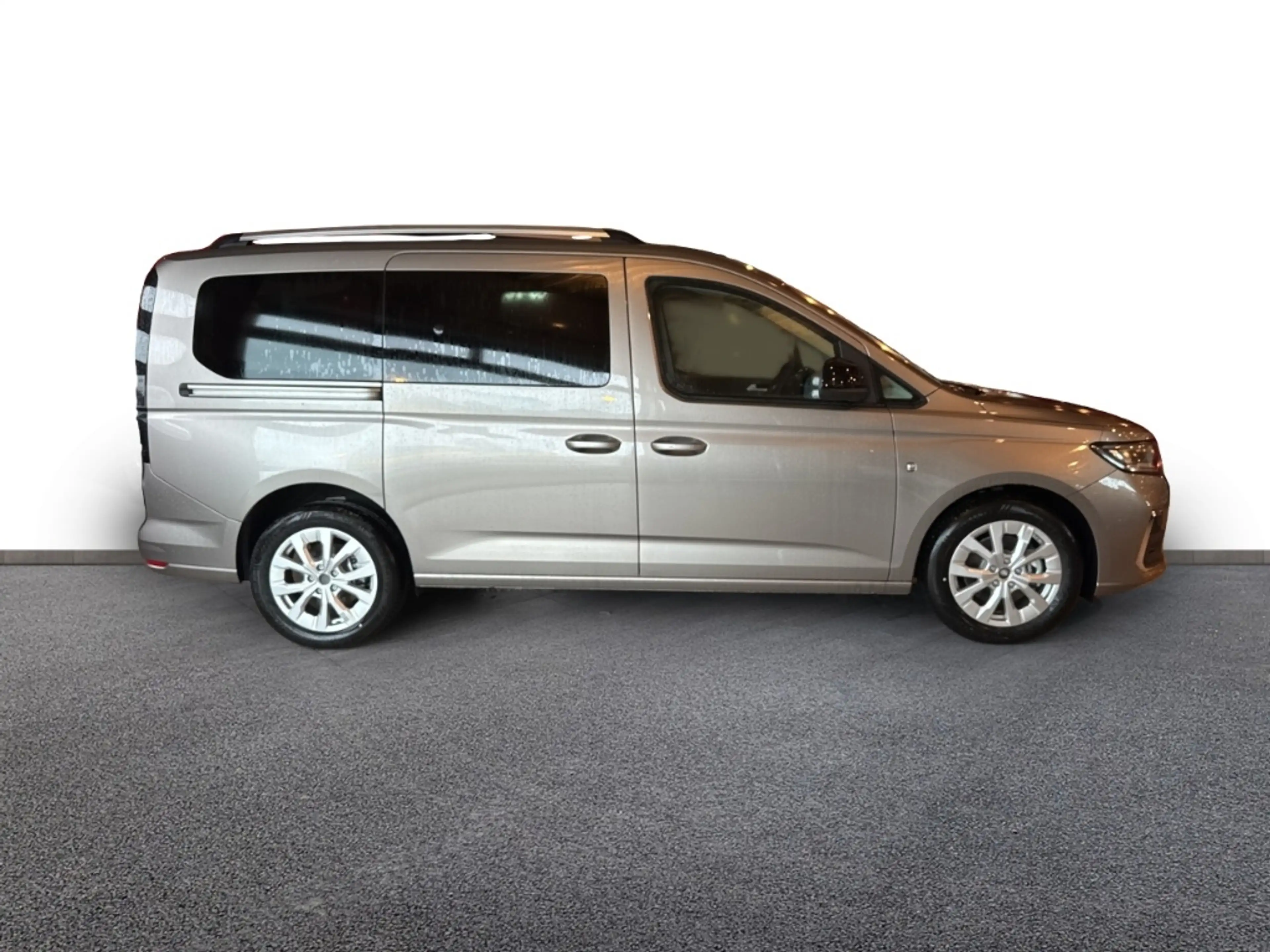 Ford Grand Tourneo TITANIUM NAVI / LED / ACC / PDC / KAMERA — photo 8