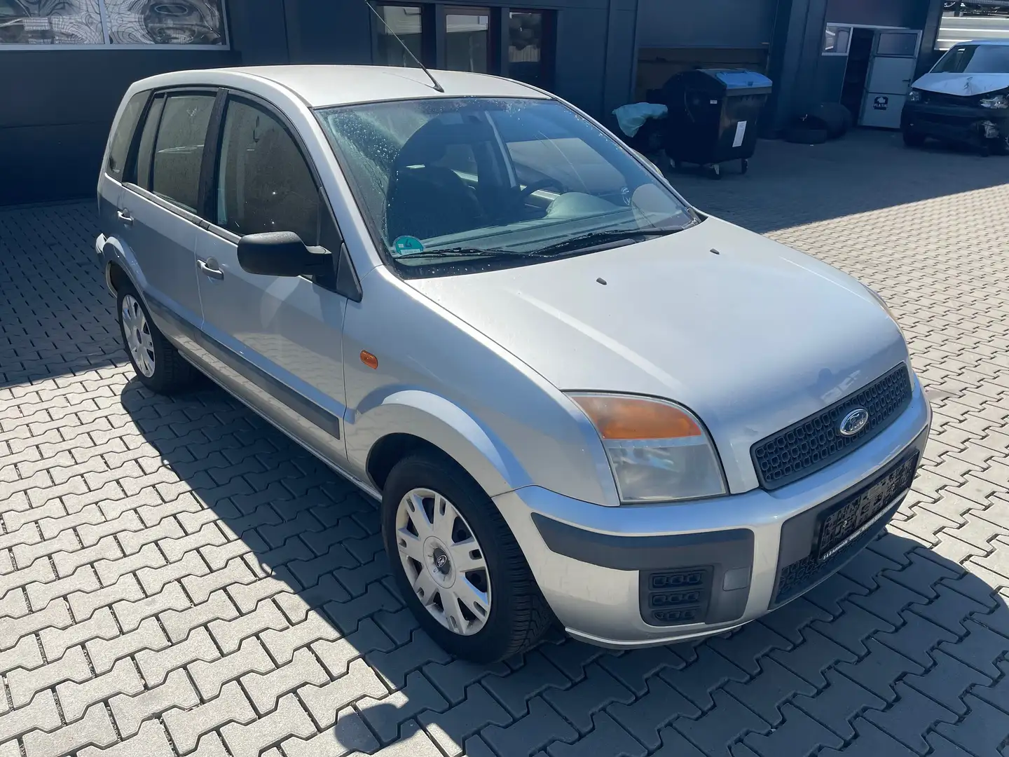 Ford Fusion 1.6 TDCI 2 Hand Tüv Neu Klima Top Argent - 2
