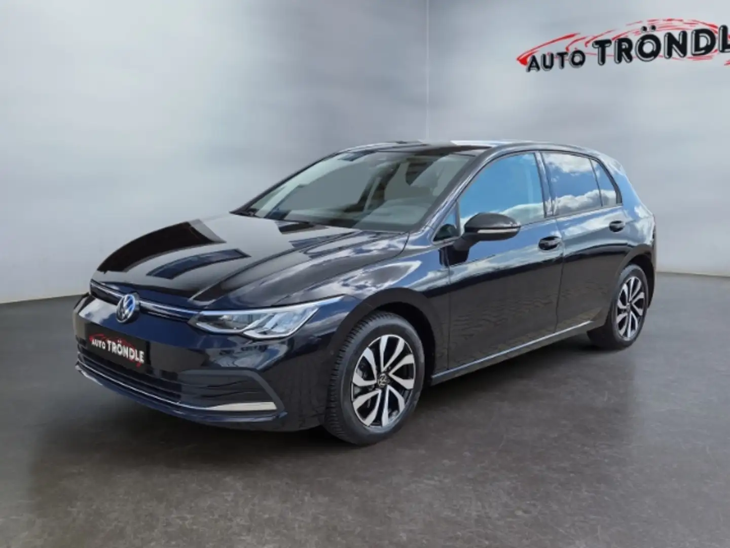 Volkswagen Golf 8 1.5 eTSI DSG Active HuD+Navi+ACC+Kamera Zwart - 1