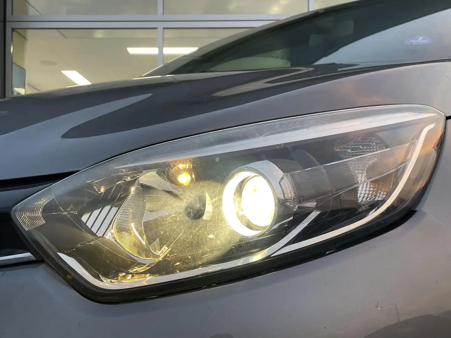 Renault Captur 0.9 TCe Dynamique - Navigatie - Climate Control - Grau - 2