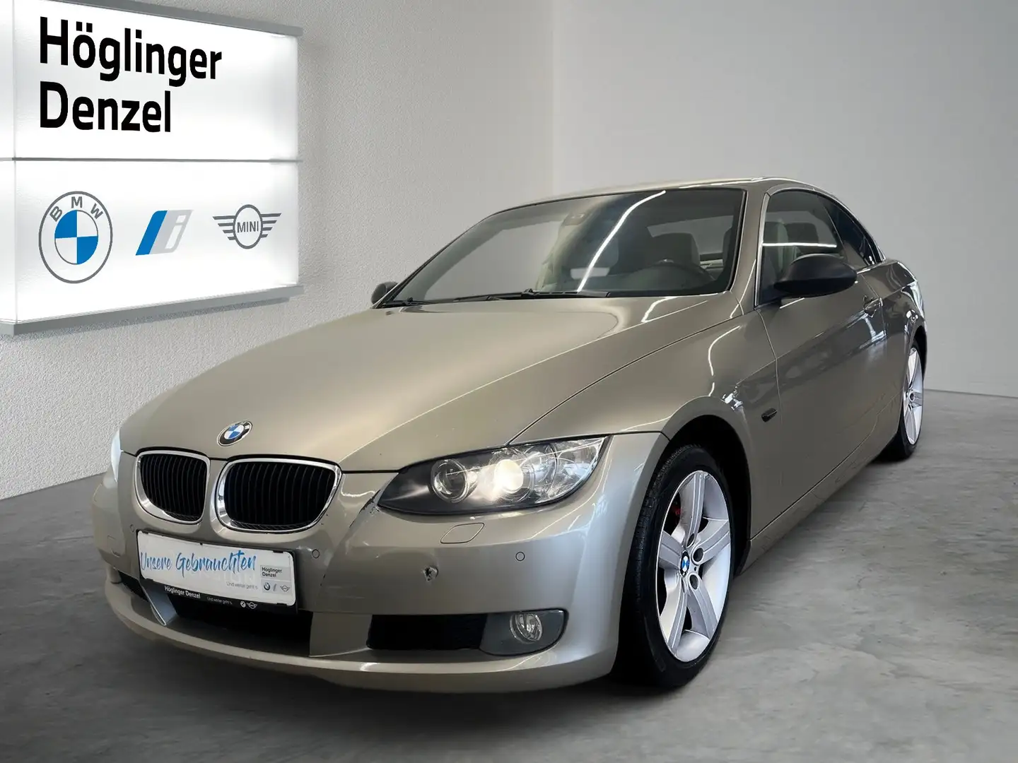 BMW 320 i Silber - 1