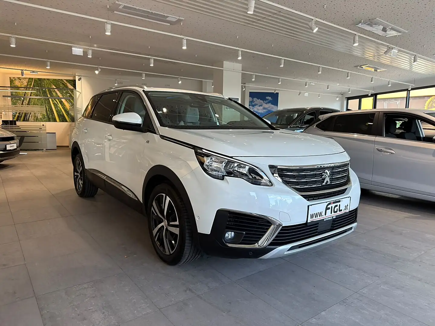 Peugeot 5008 1,6 PureTech 180 S&S Allure EAT8 Aut. Weiß - 2