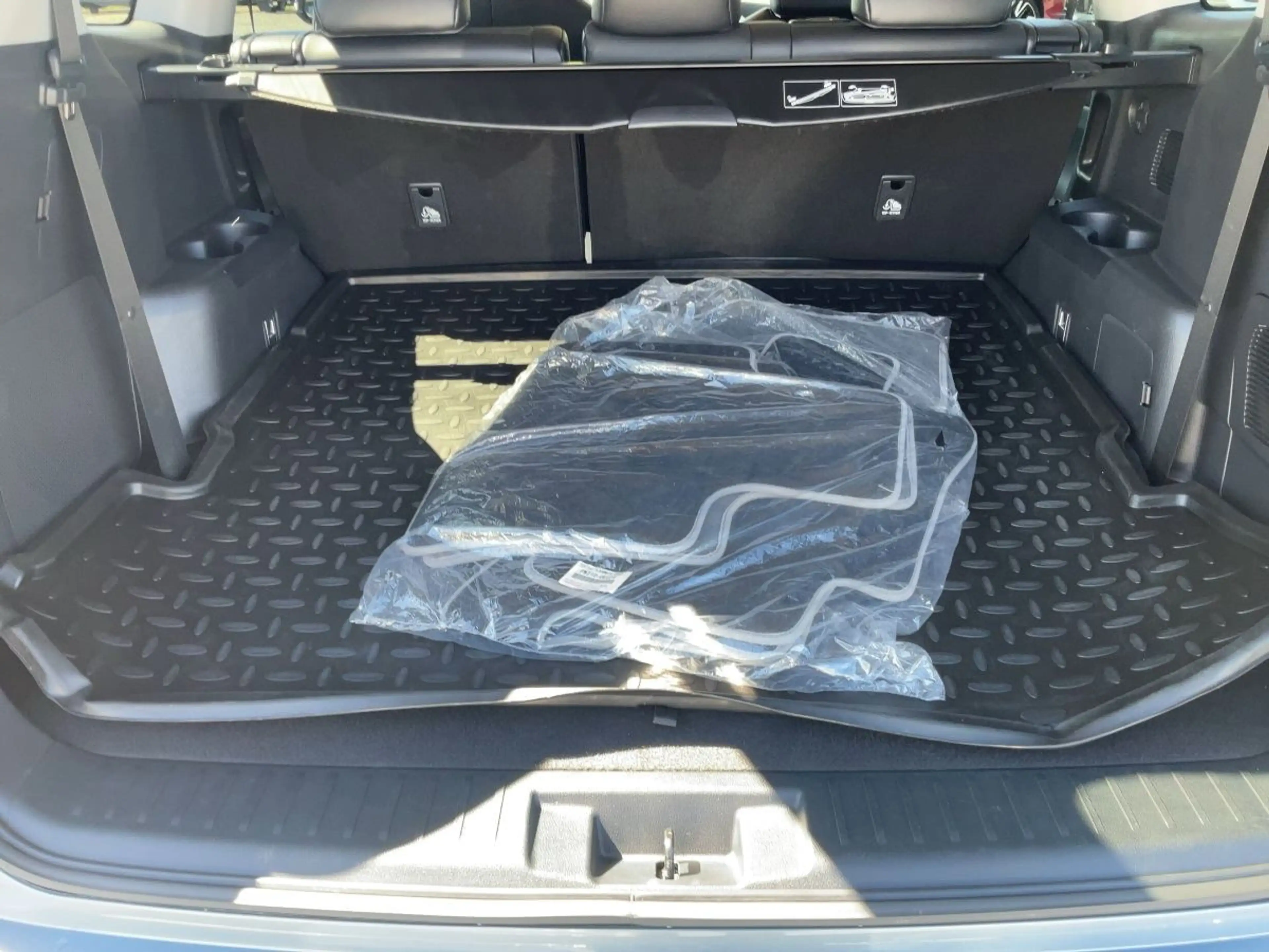Toyota Highlander 2.5 LUXURY LED+NAVI+HuD+JBL+7-SITZER — photo 14