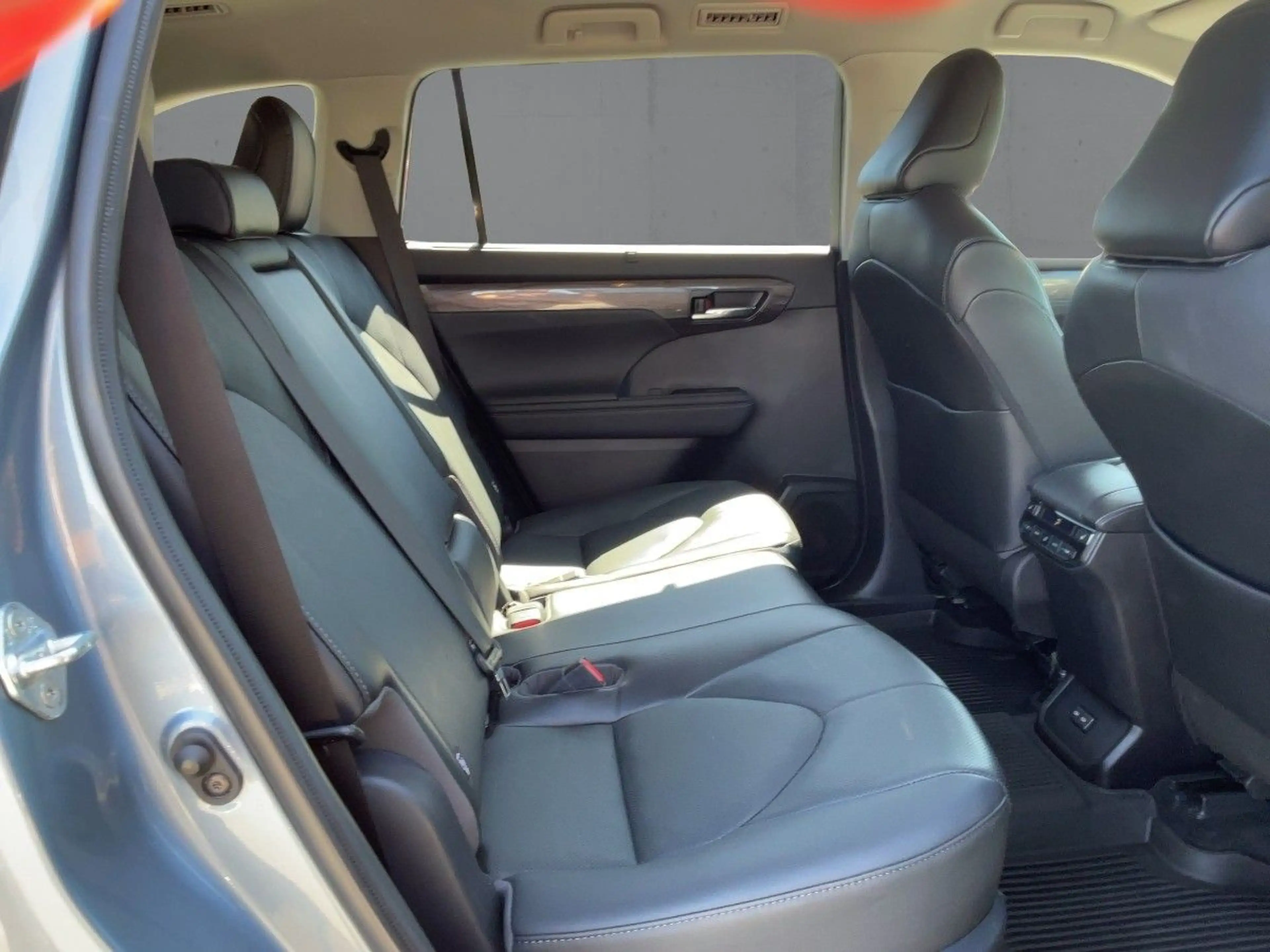Toyota Highlander 2.5 LUXURY LED+NAVI+HuD+JBL+7-SITZER — photo 13