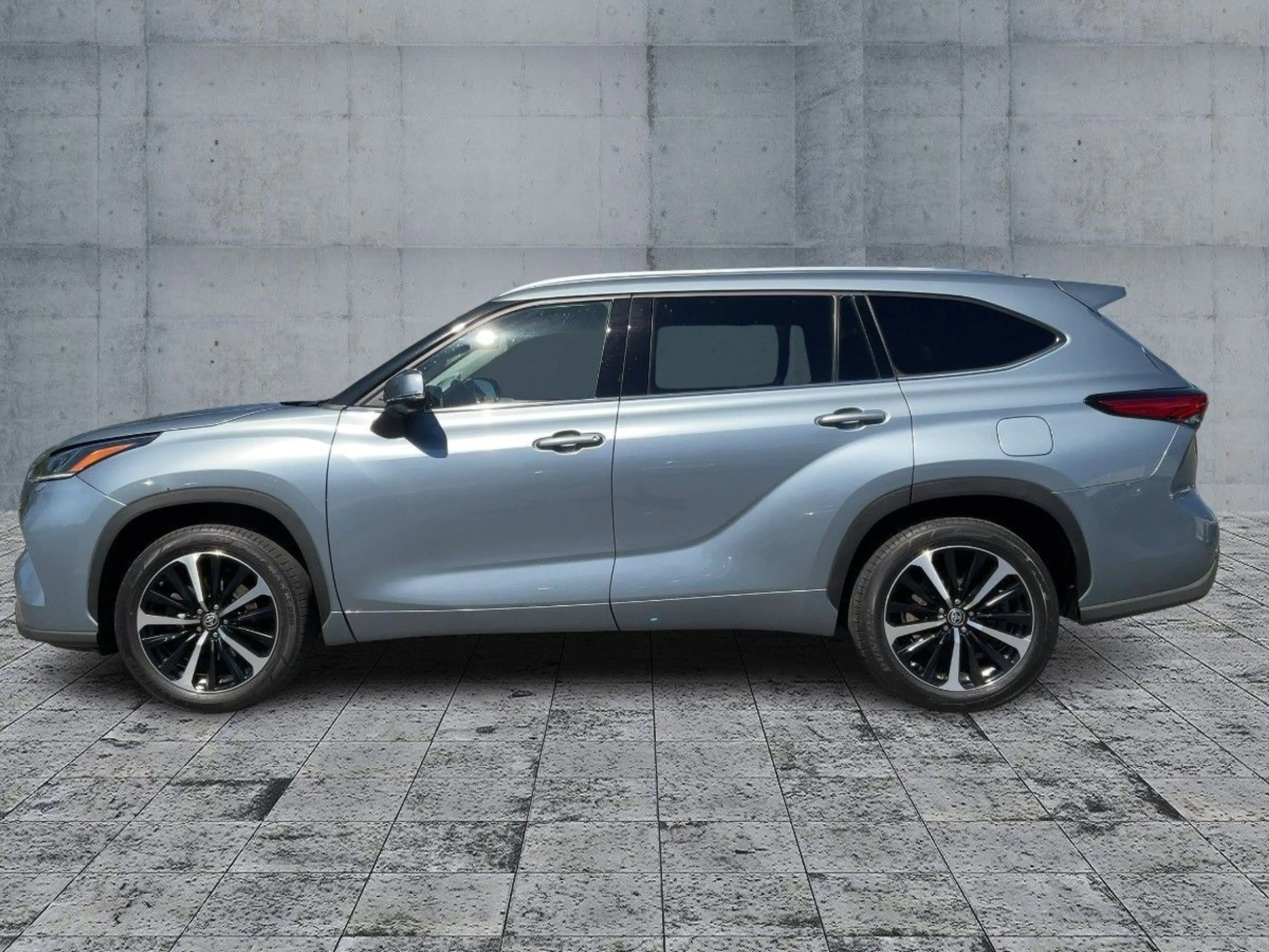 Toyota Highlander 2.5 LUXURY LED+NAVI+HuD+JBL+7-SITZER — photo 4