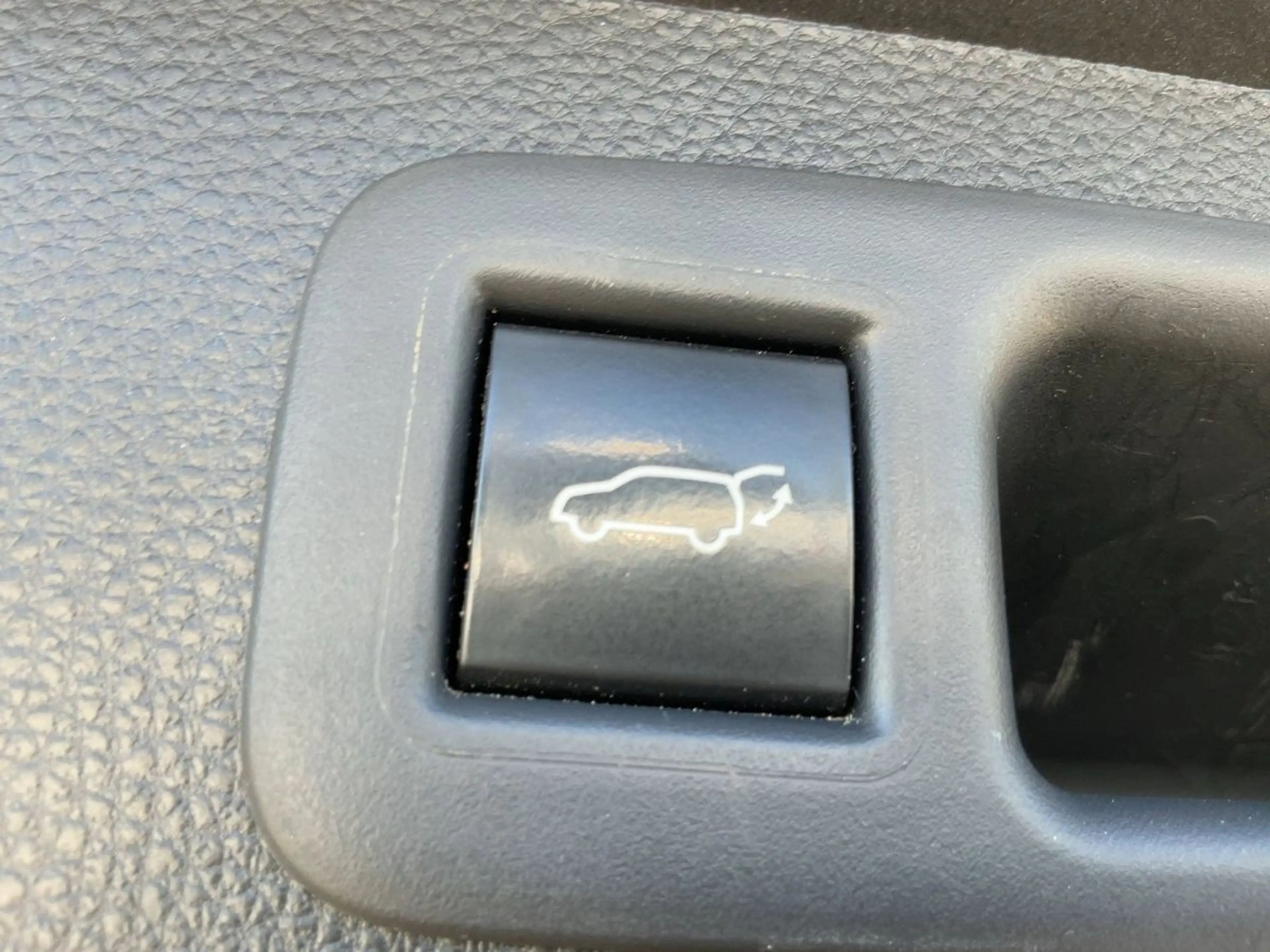 Toyota Highlander 2.5 LUXURY LED+NAVI+HuD+JBL+7-SITZER — photo 15