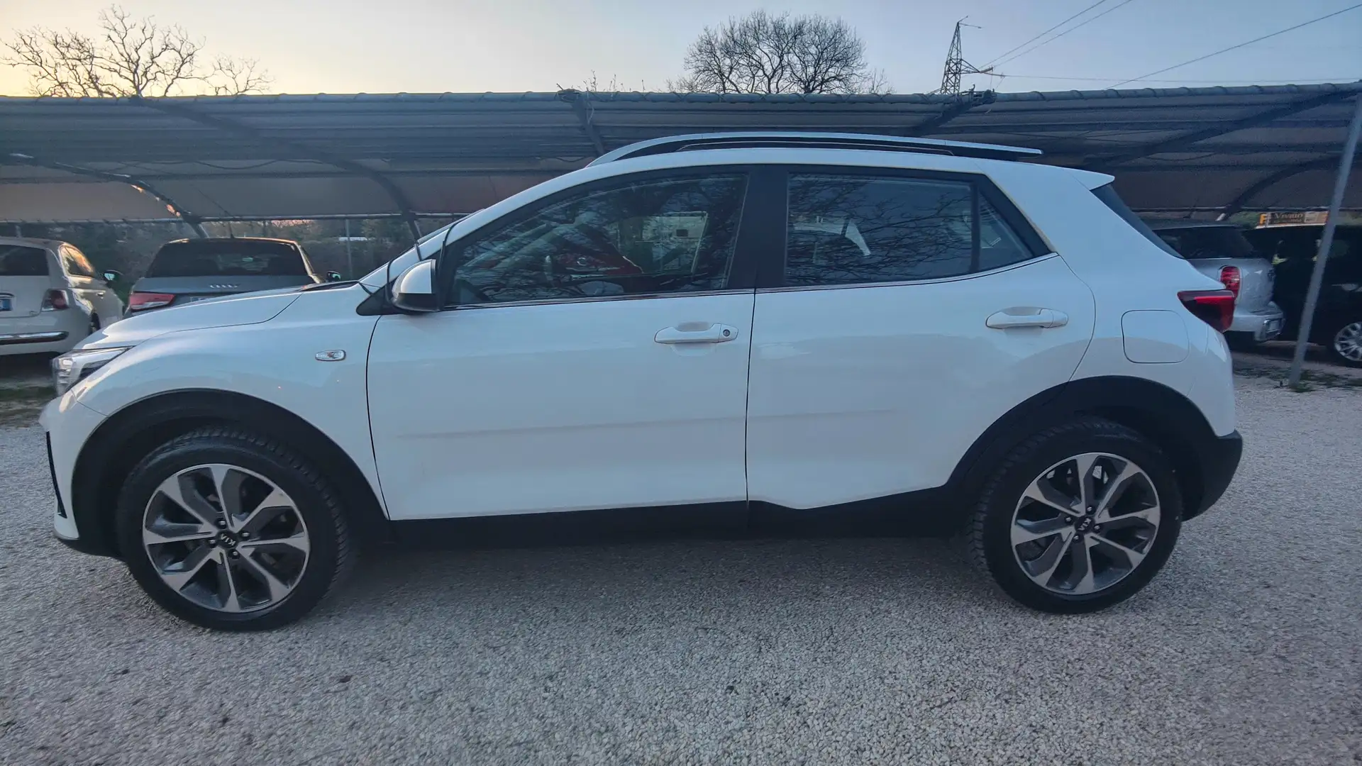 Kia Stonic Stonic 1.4 mpi eco Style Gpl 97cv Weiß - 2