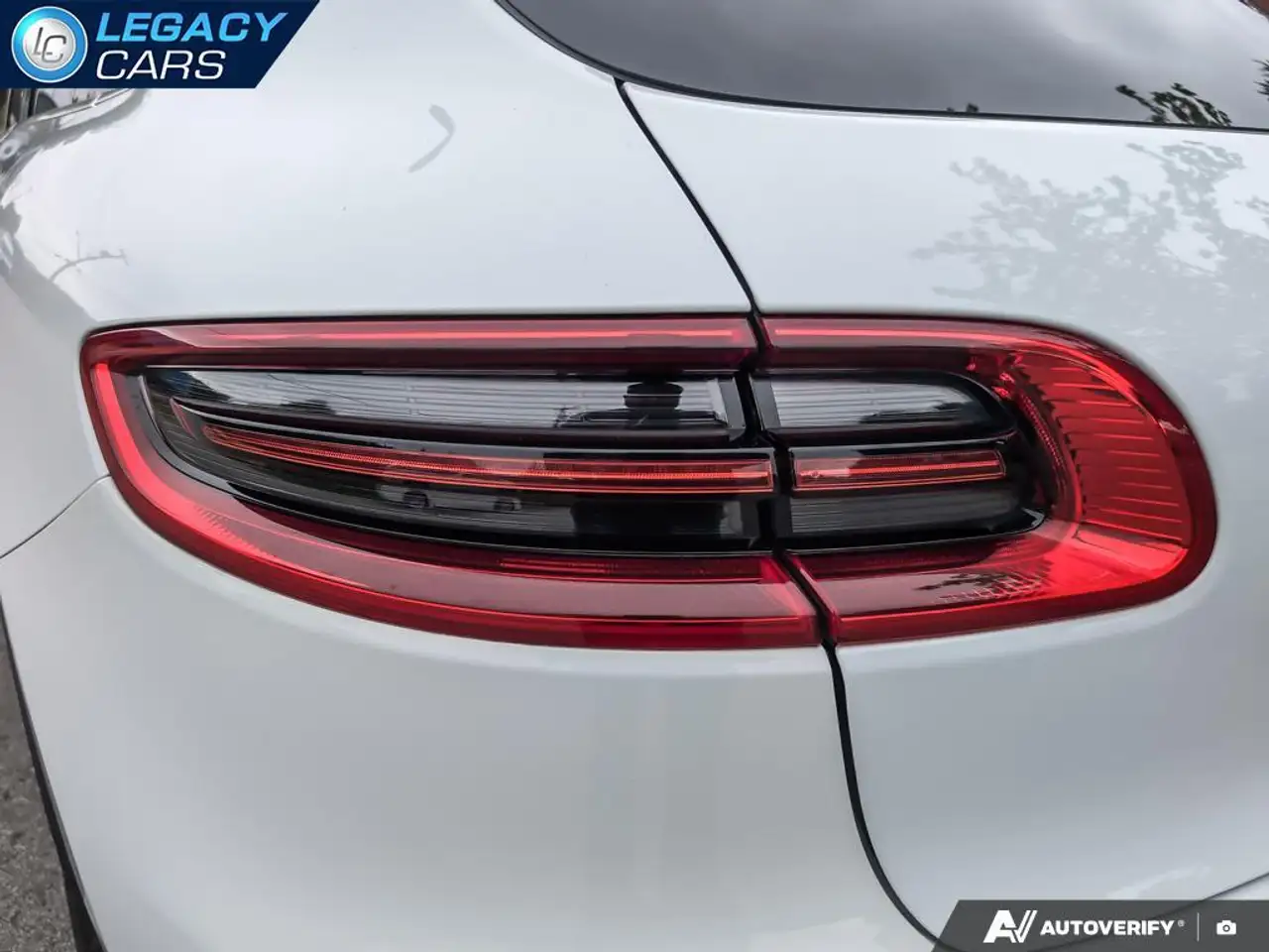 Porsche Macan photo Porsche Macan