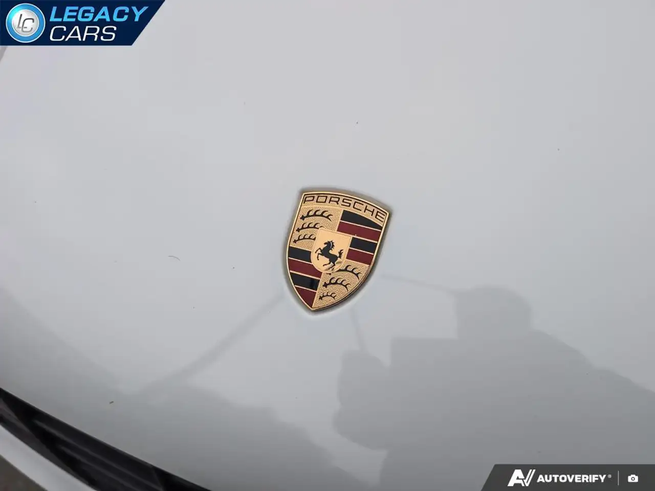 Porsche Macan photo Porsche Macan