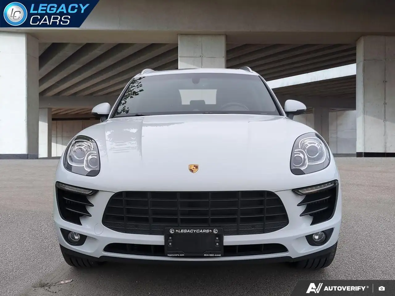 Porsche Macan photo Porsche Macan