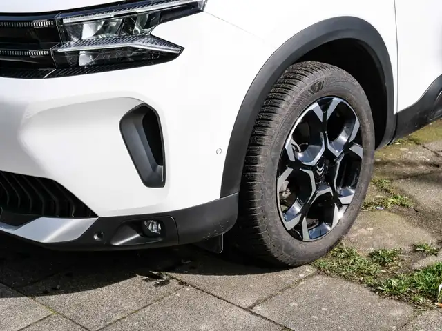 Citroen C5 Aircross view 3
