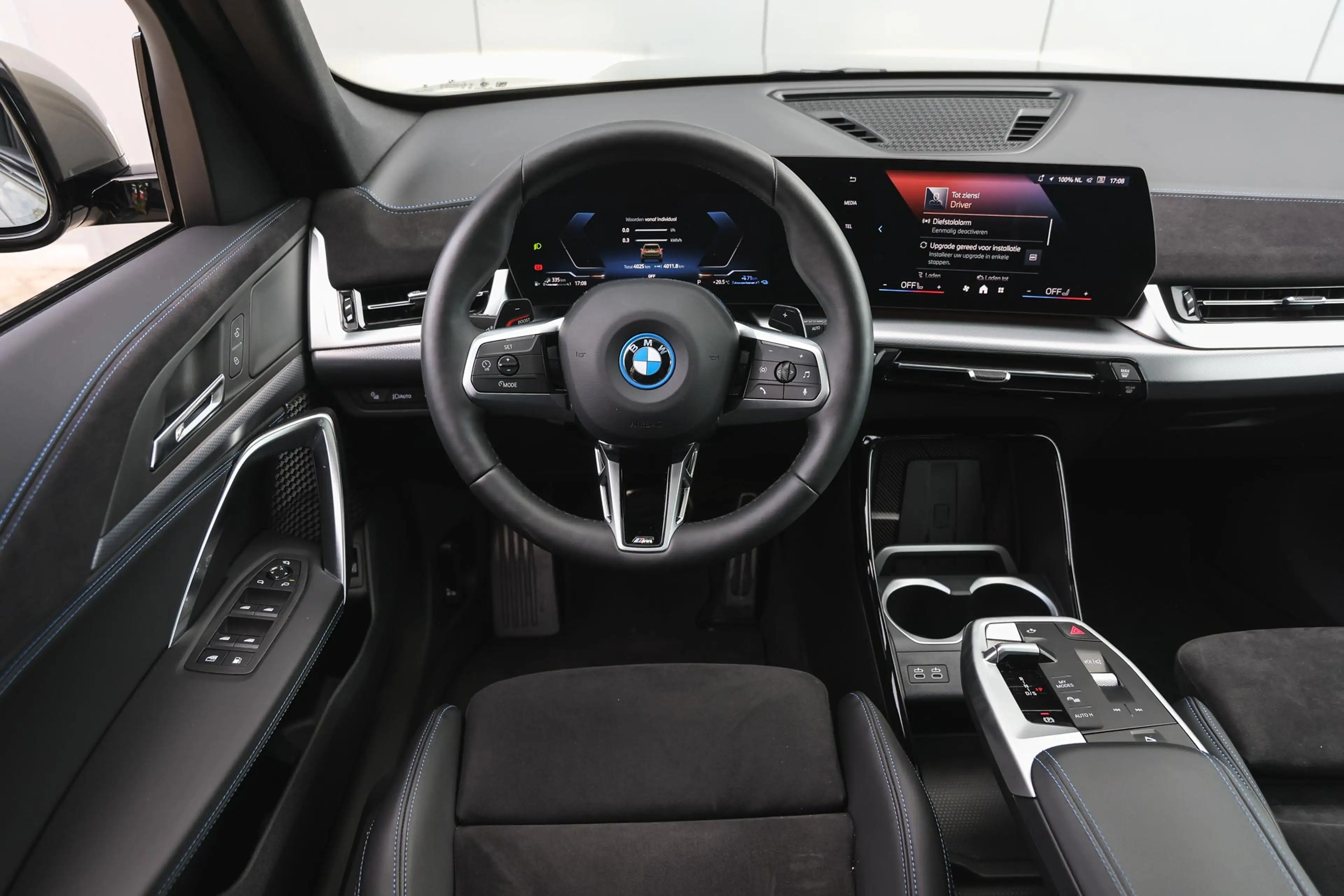 BMW X1 xDrive25e M Sport Automaat / Panoramadak / Trekhaa — photo 3