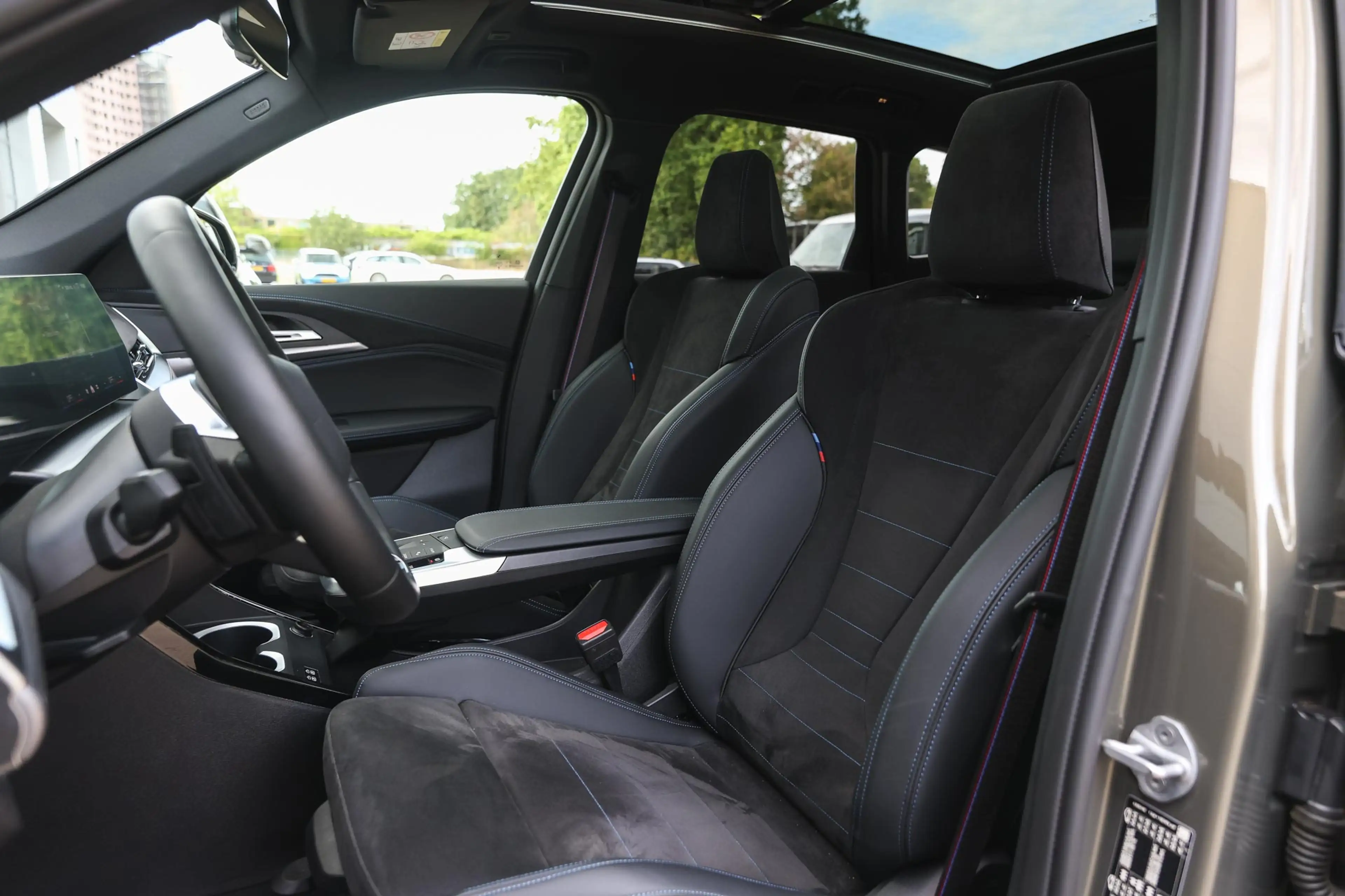 BMW X1 xDrive25e M Sport Automaat / Panoramadak / Trekhaa — photo 12