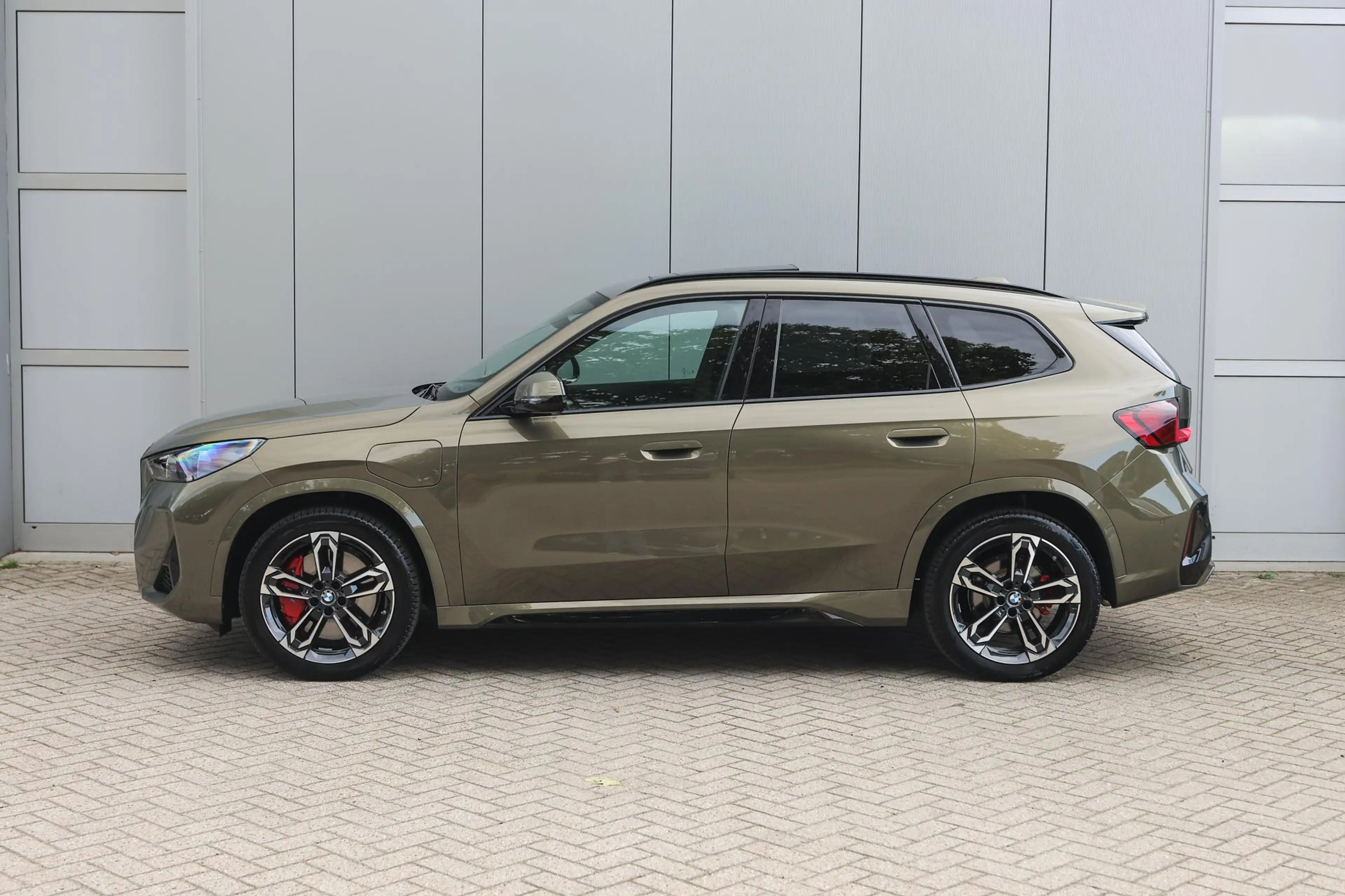BMW X1 xDrive25e M Sport Automaat / Panoramadak / Trekhaa — photo 8