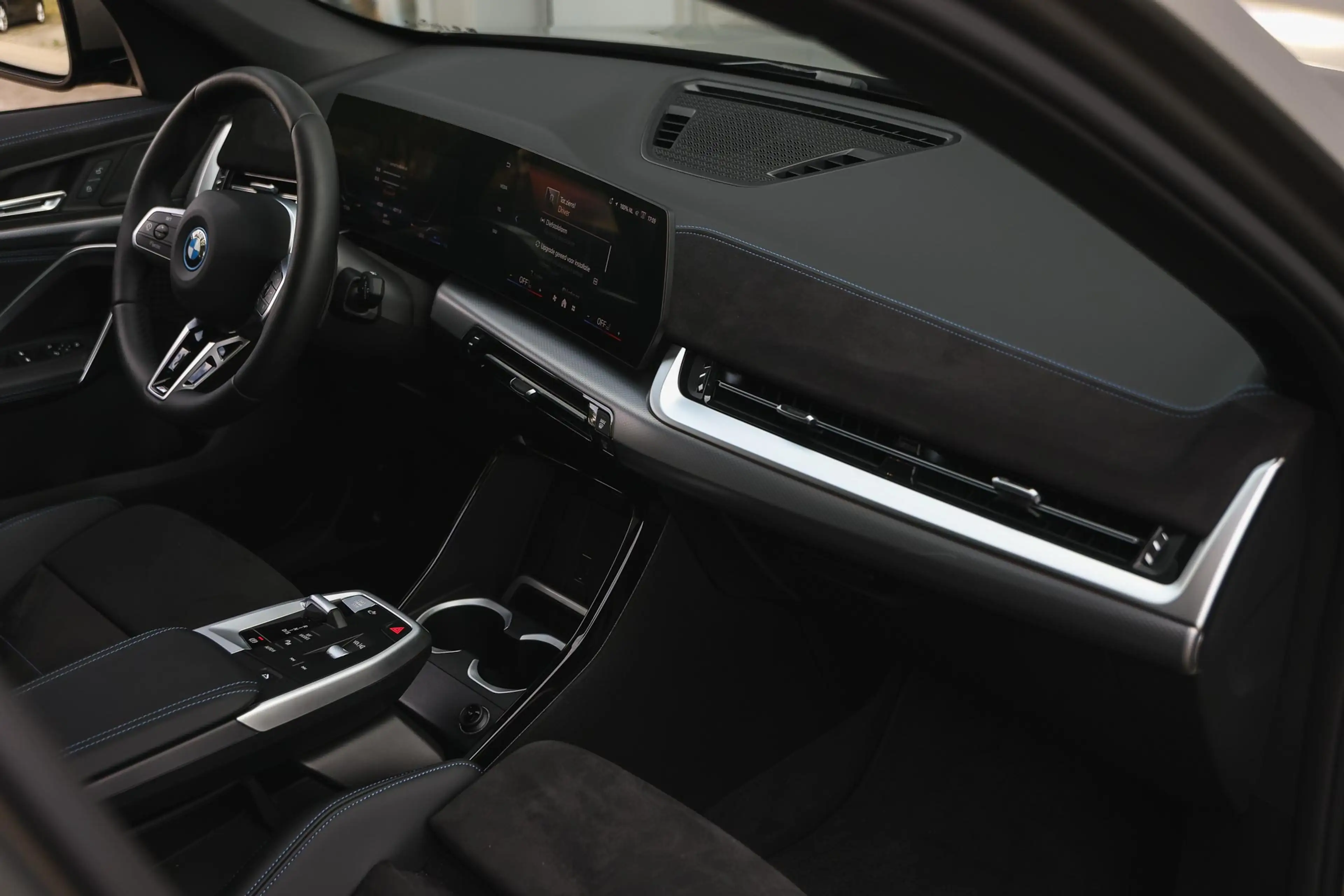BMW X1 xDrive25e M Sport Automaat / Panoramadak / Trekhaa — photo 11