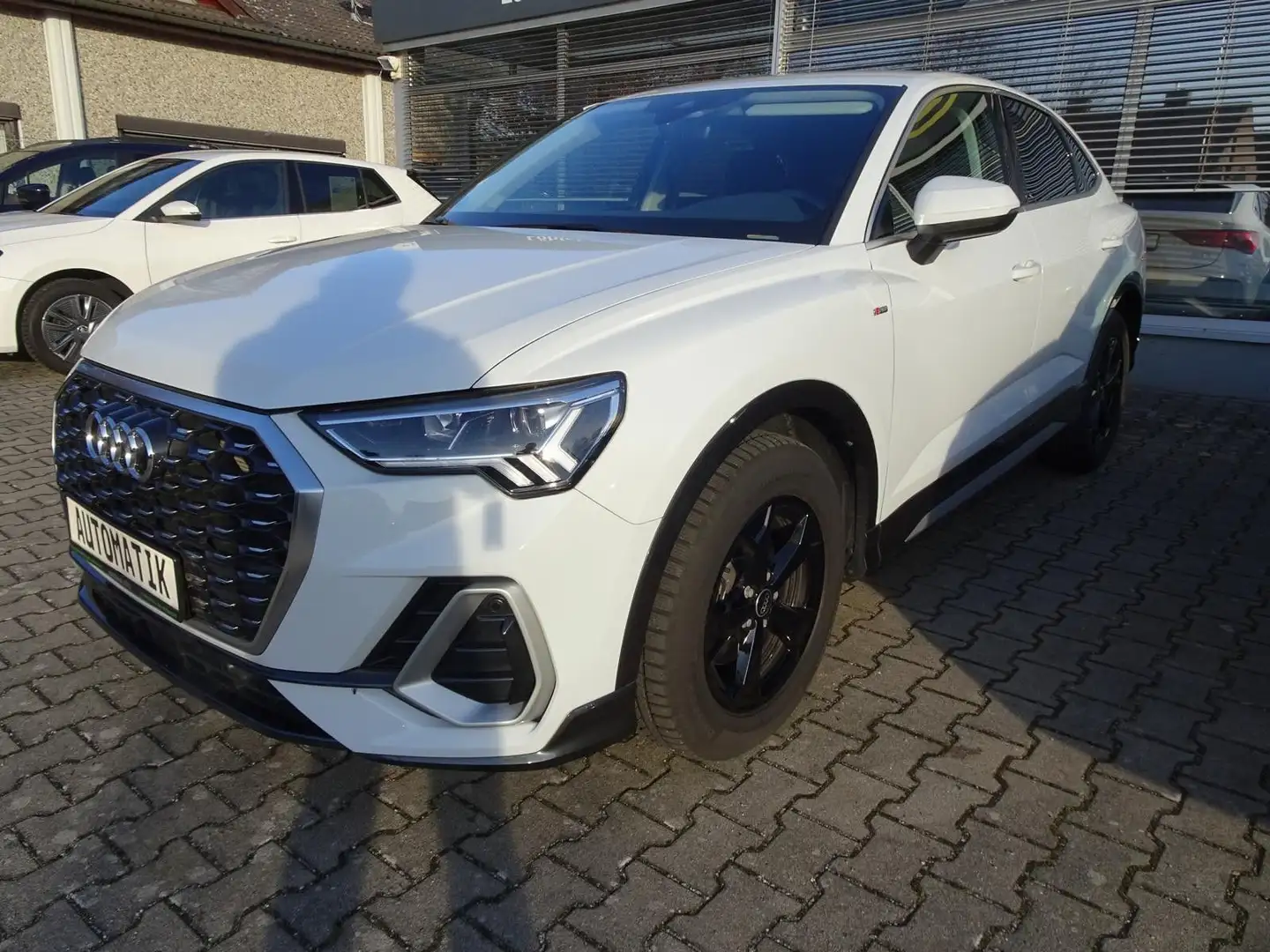 Audi Q3 Sportb. 35 TFSI S line*NAVIG.+PDC+CAM+SHZ Weiß - 2