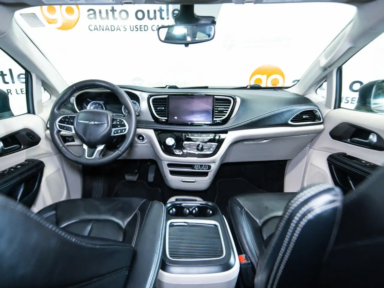 Chrysler Pacifica снимка Chrysler Pacifica
