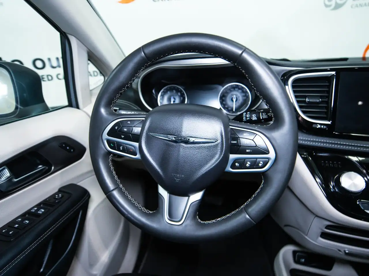 Chrysler Pacifica снимка Chrysler Pacifica