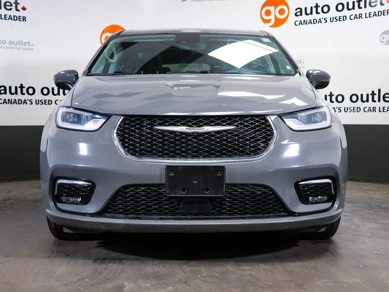 Chrysler Pacifica снимка Chrysler Pacifica